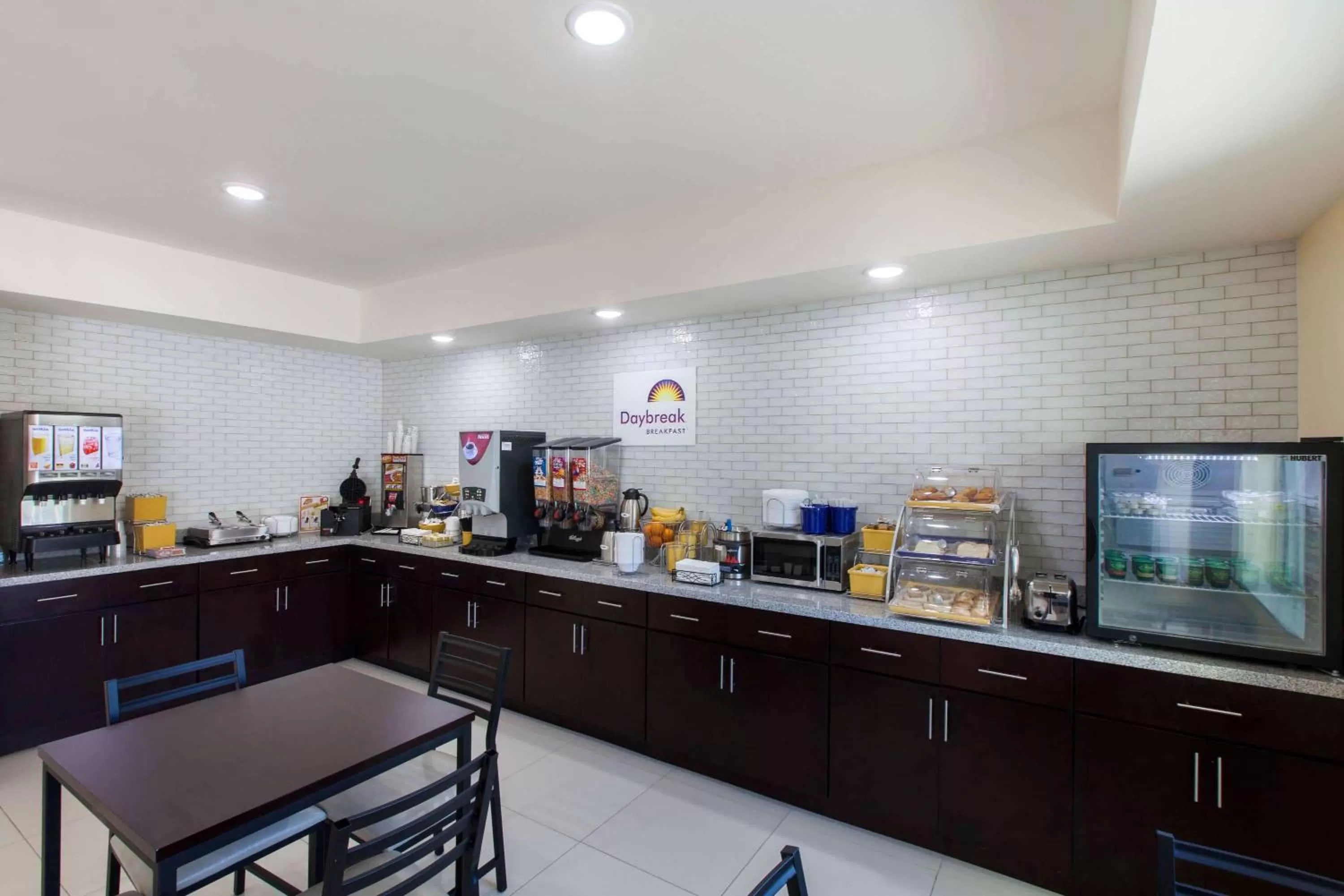 Restaurant/places to eat in Days Inn by Wyndham Baton Rouge Airport