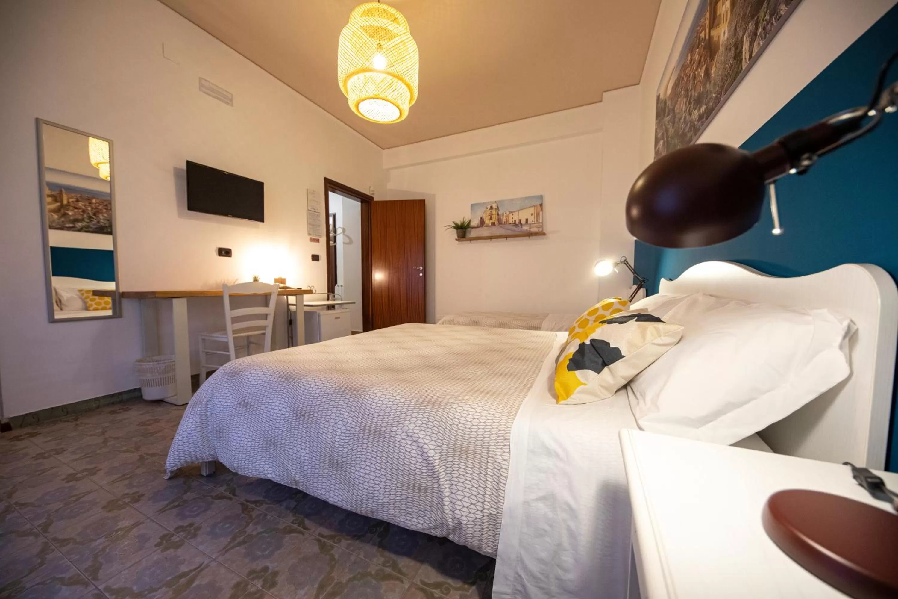 Superior Double Room with Terrace and private bathroom in Baronetto B&B