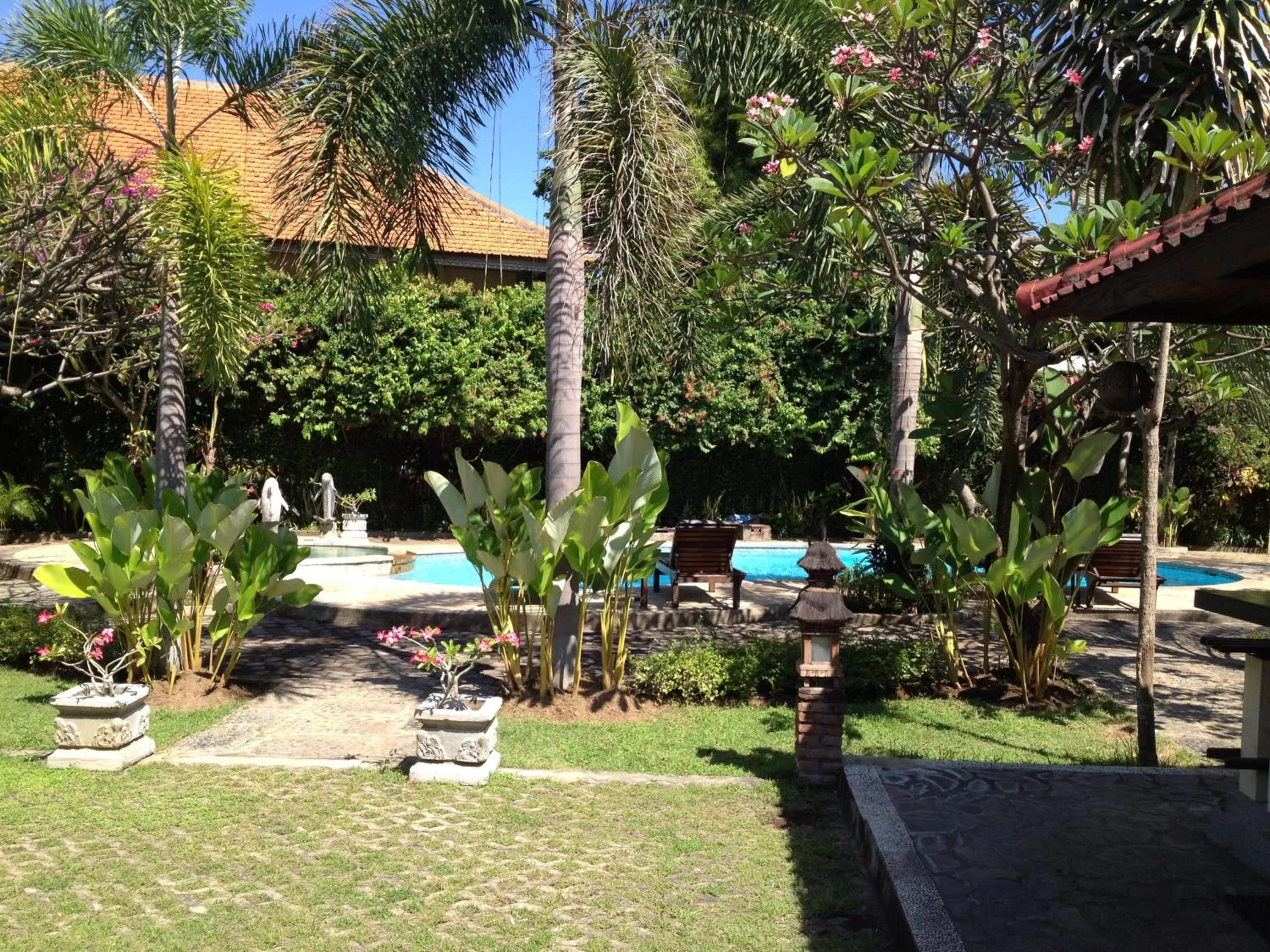 Garden in Astina Hotel