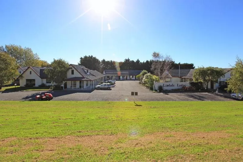 Property building in Kapiti Lindale Motel and Conference Centre