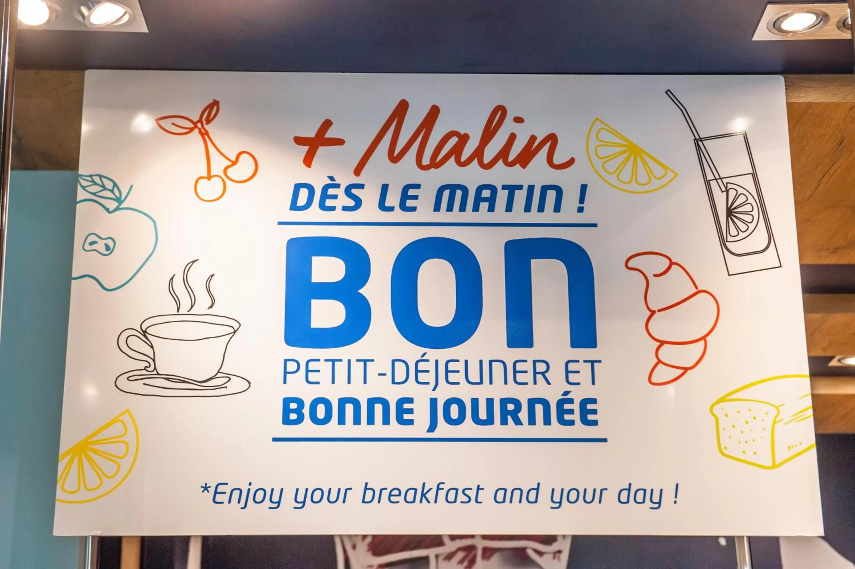 Decorative detail in Ibis Budget Château-Thierry