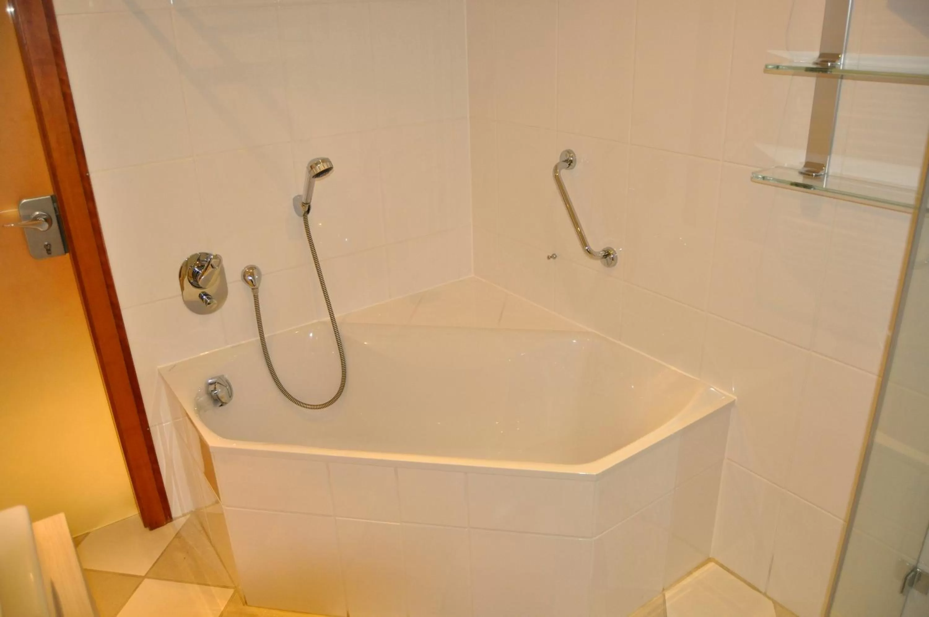 Bathroom in StrandBerg's Designhotel Viktoria