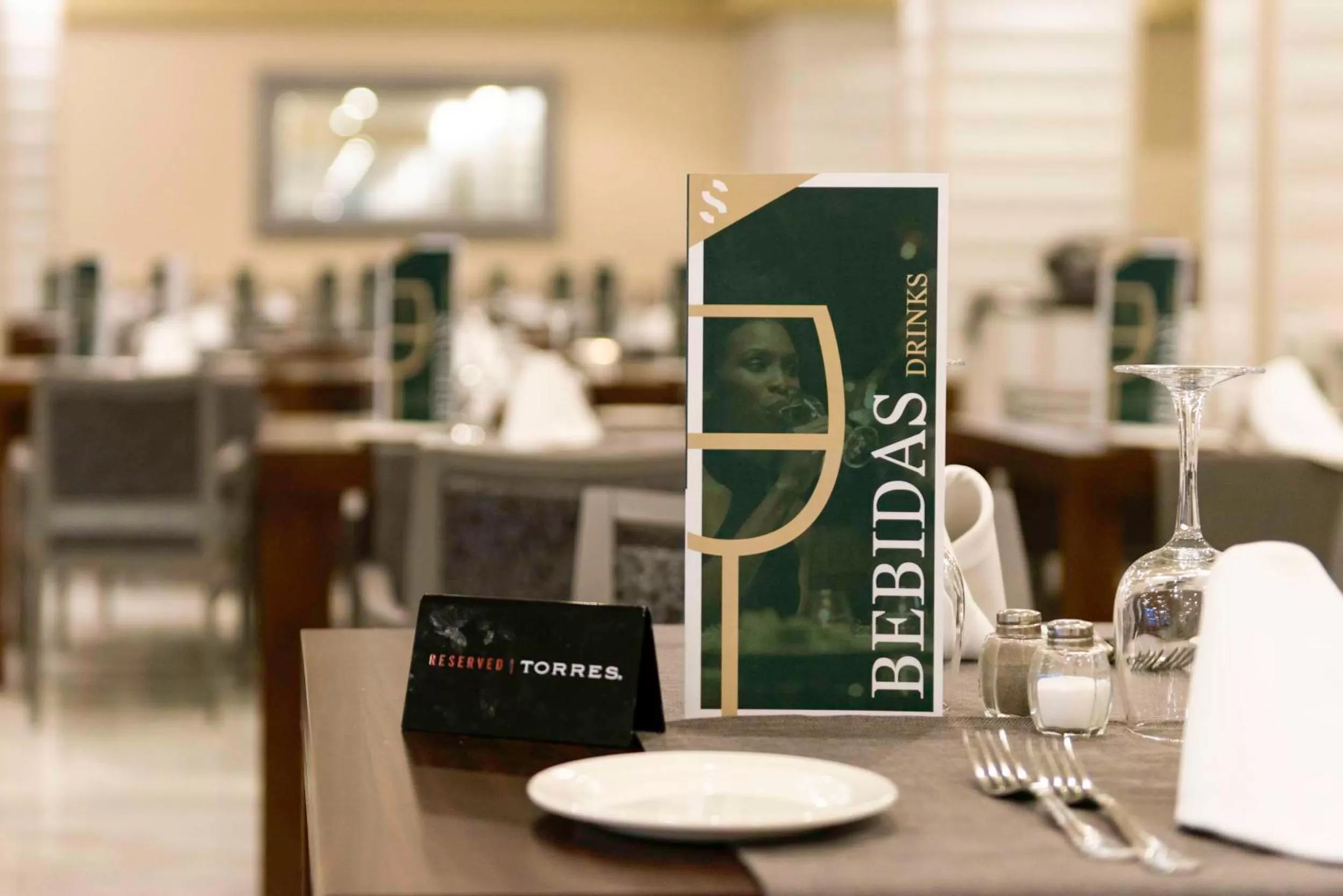 Restaurant/places to eat in Spring Hotel Vulcano