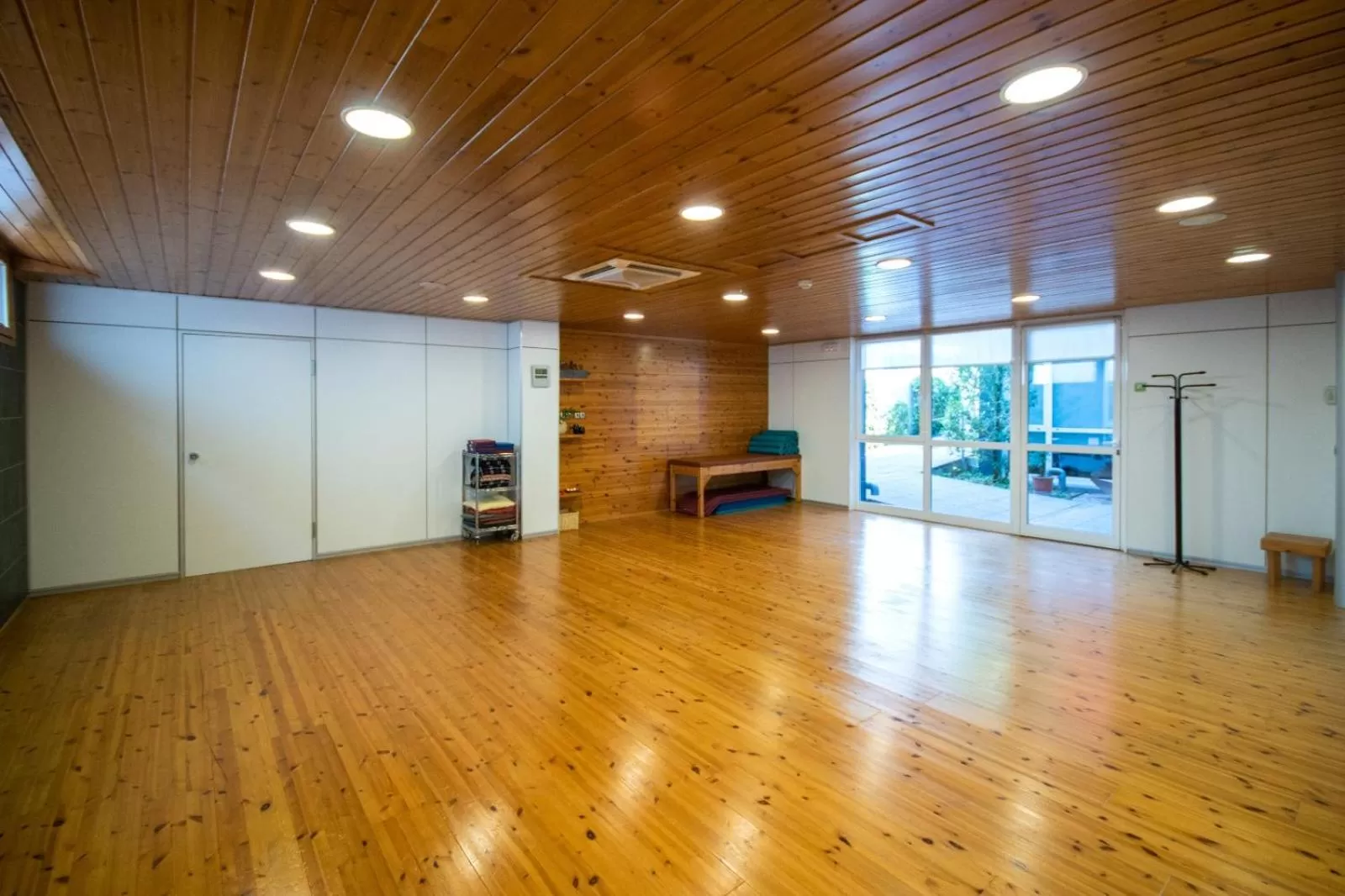 Area and facilities in Hotel Somlom - ECO Friendly Montseny