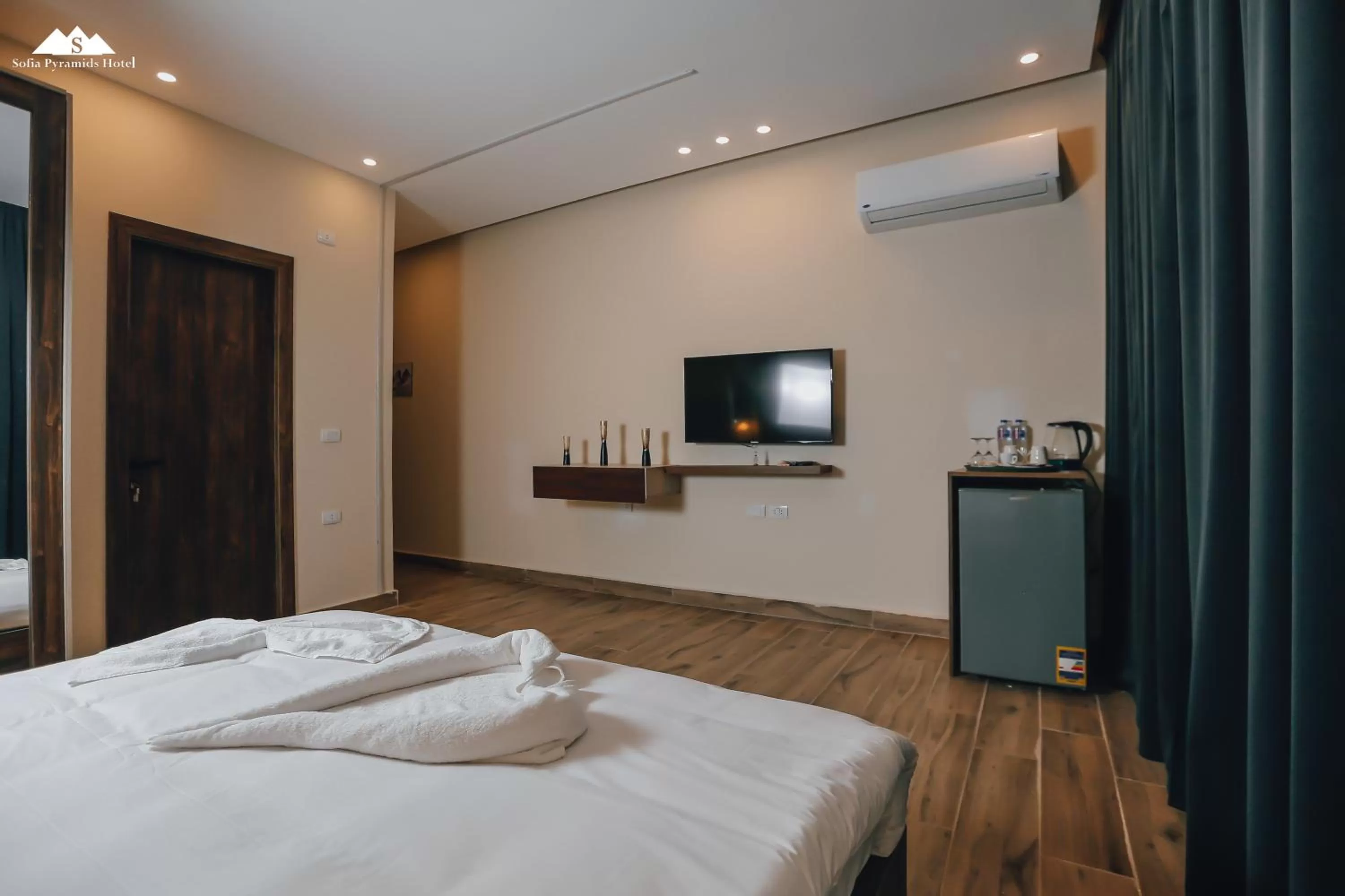 Bed in Sofia Pyramids Hotel