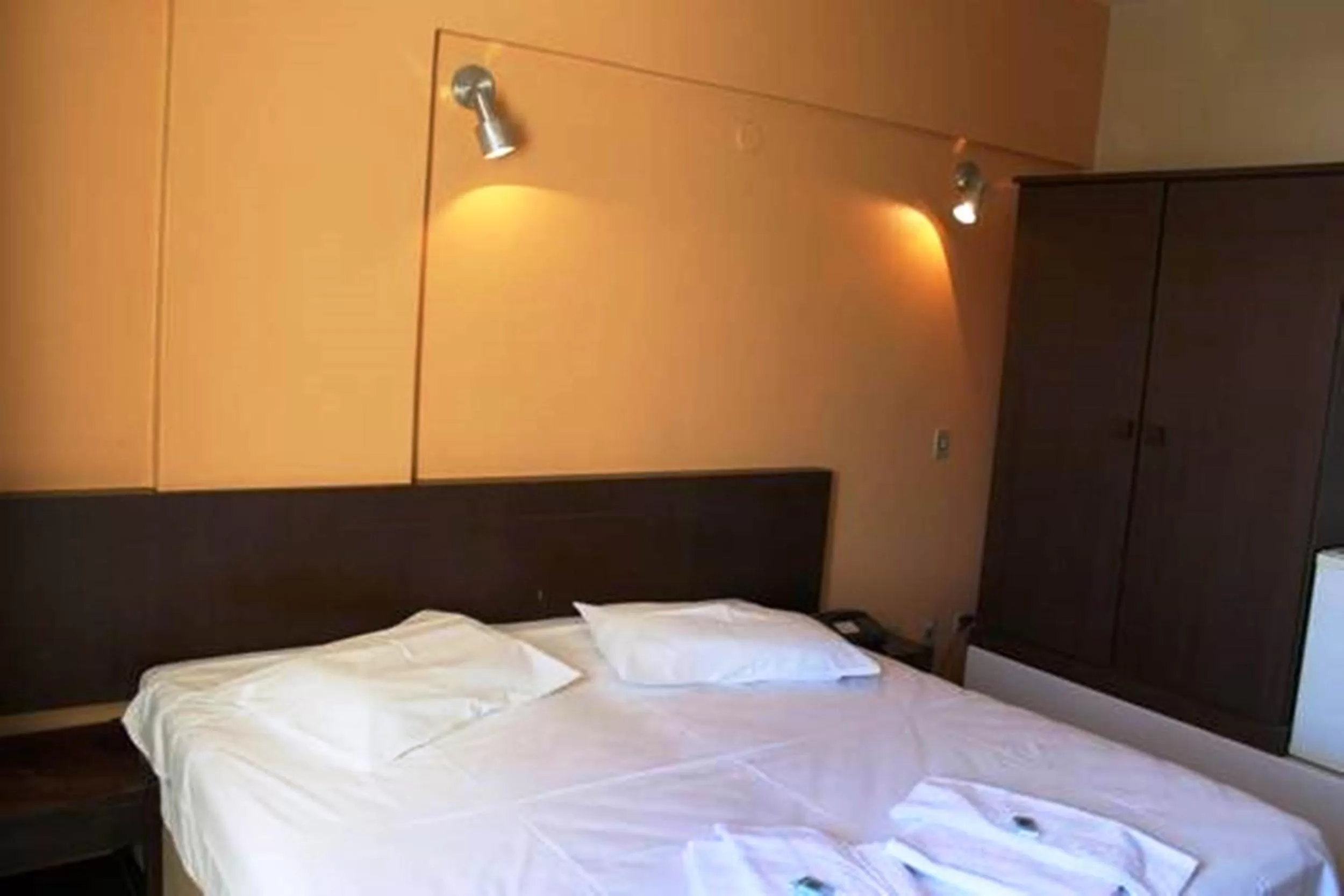 Bedroom, Bed in Espigão Palace Hotel