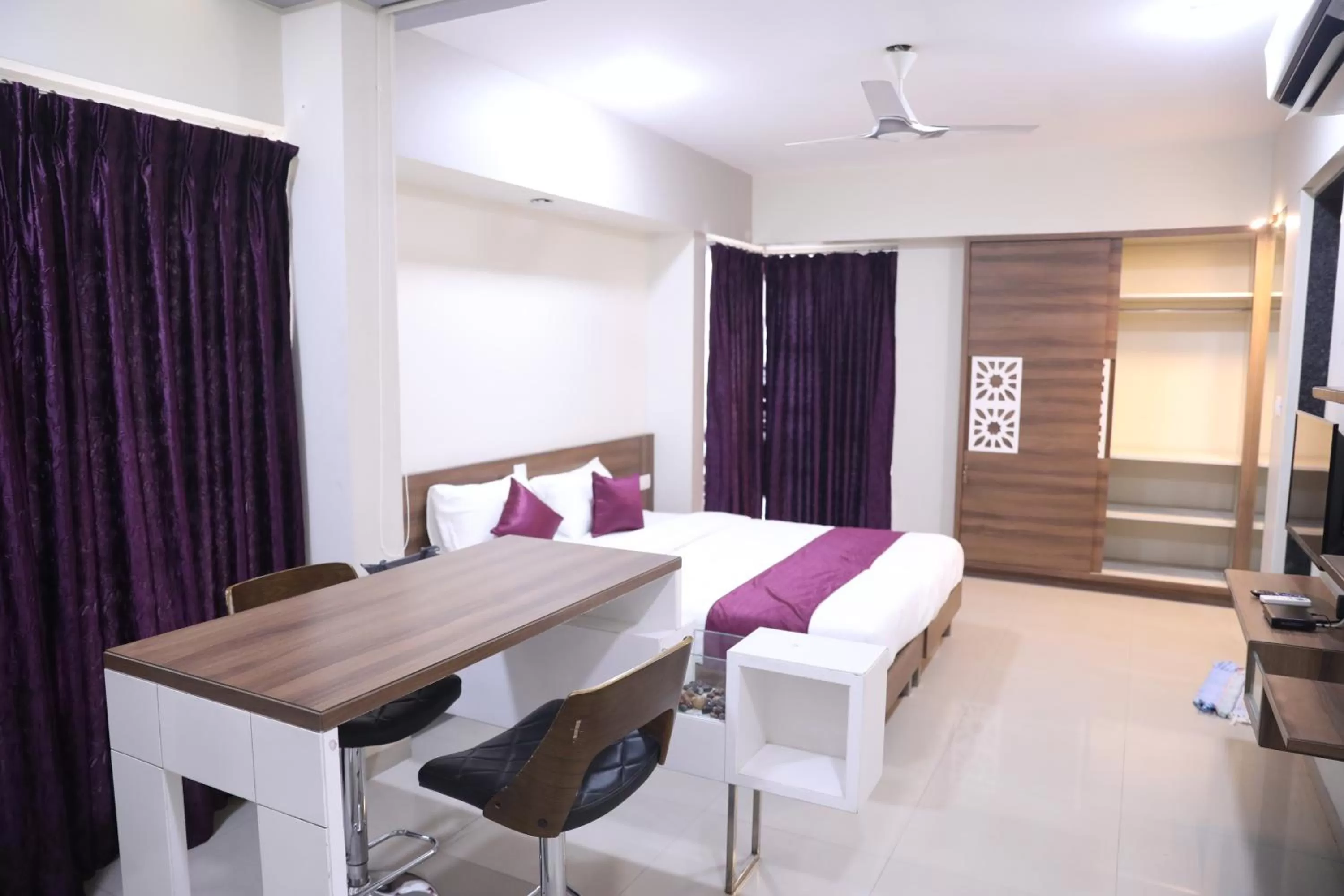 Photo of the whole room in AUHTEL Baner