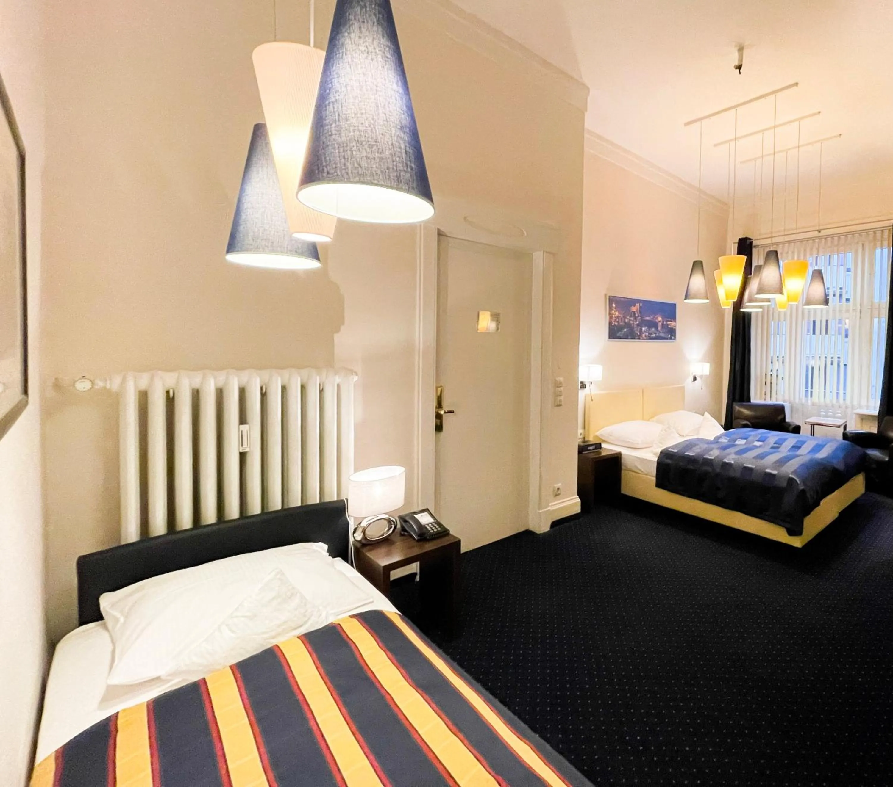 Photo of the whole room, Bed in Hotel Wagner im Dammtorpalais