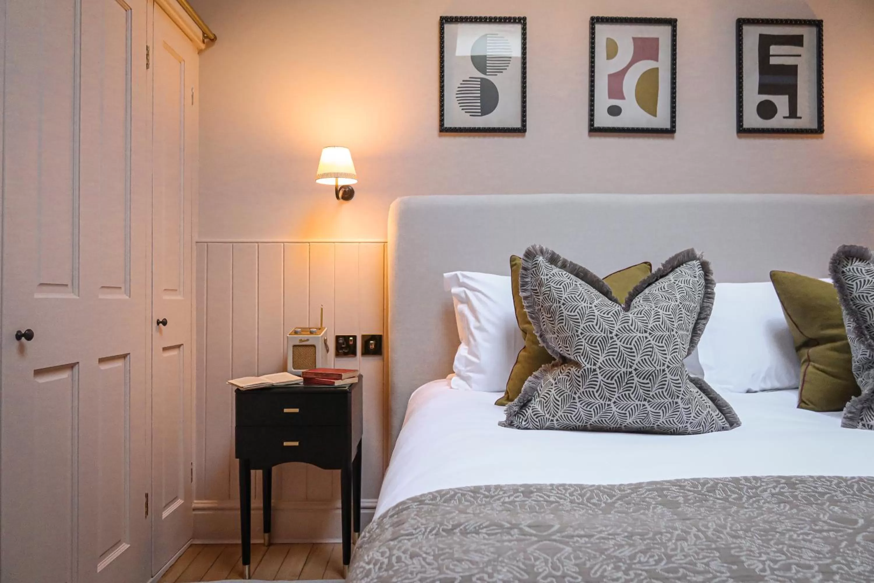 Bed in The Yard in Bath Hotel