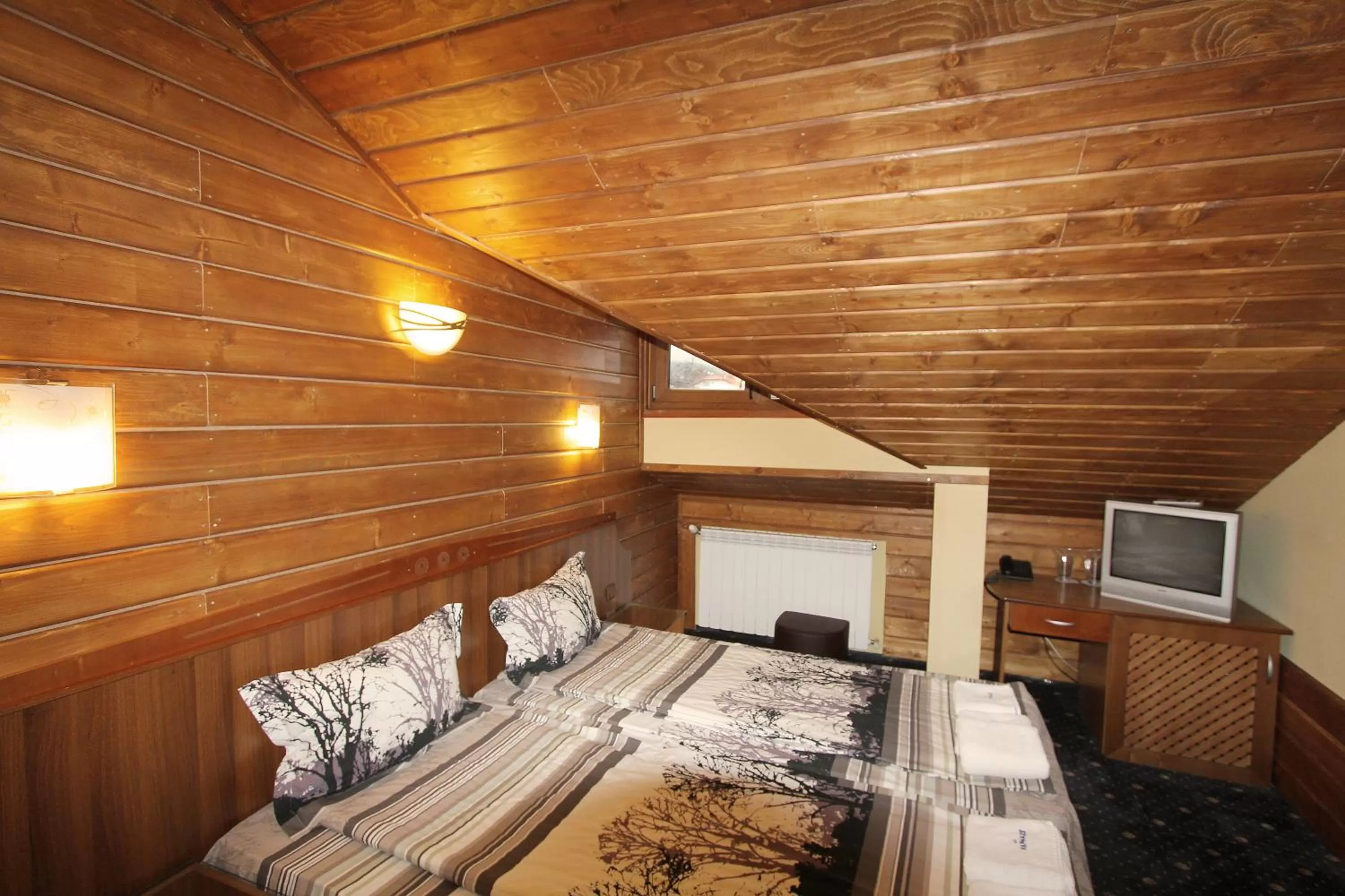 Photo of the whole room, Bed in Kap House Family Hotel