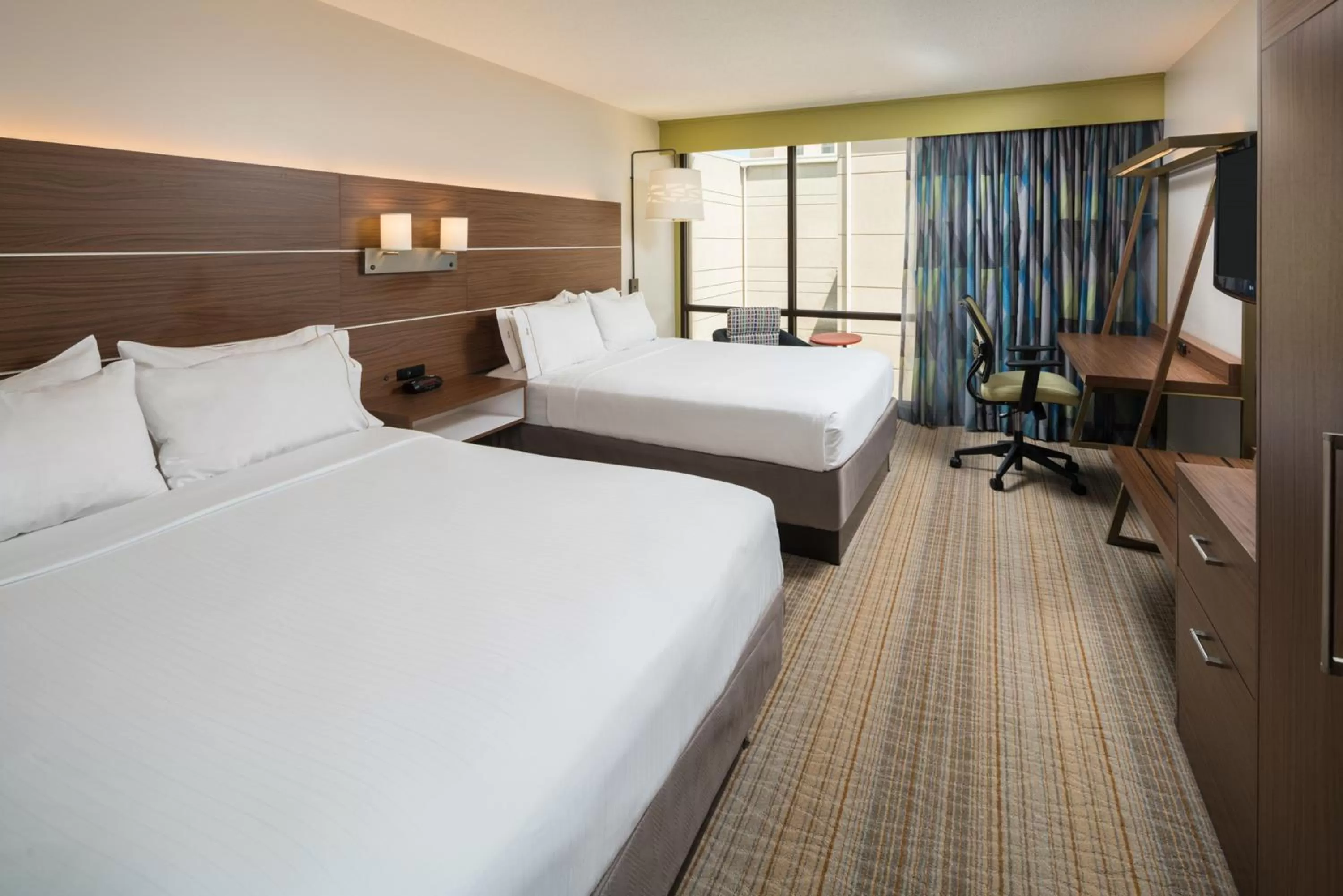 Bedroom, Bed in Holiday Inn Express & Suites Springfield by IHG