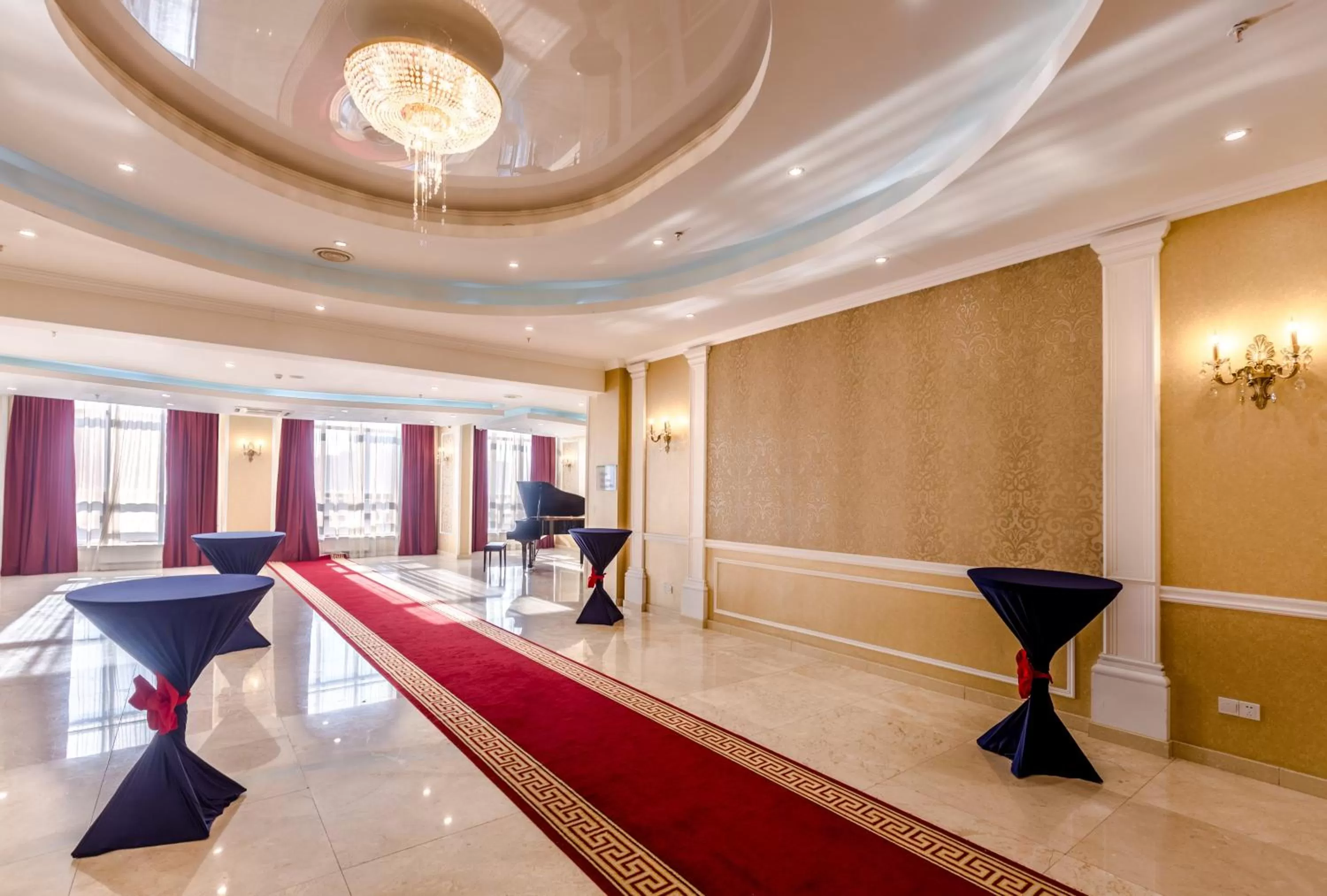 Lobby or reception in Holiday Inn Ulaanbaatar by IHG
