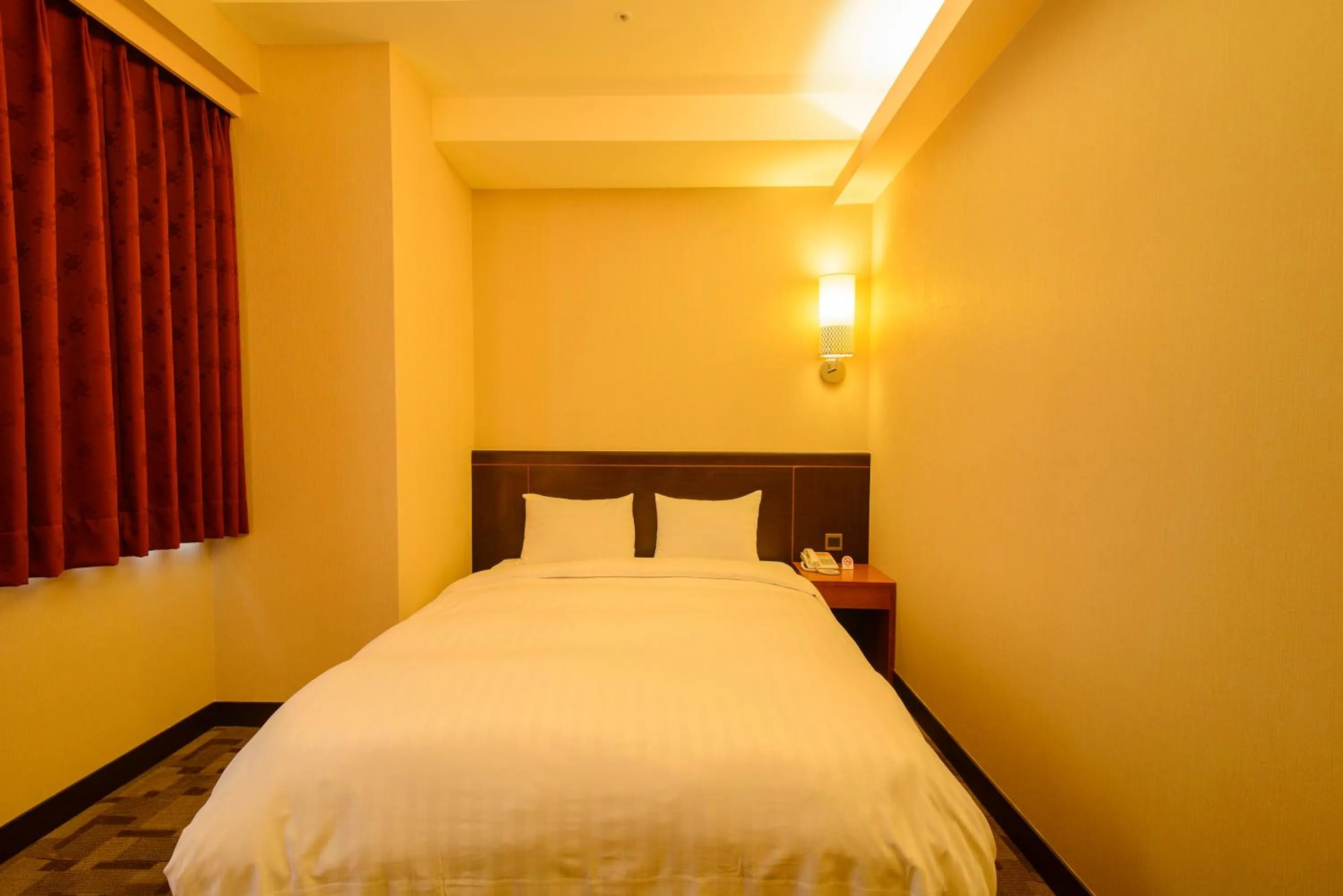 Bed in LA HOTEL- Liuhe Fusing