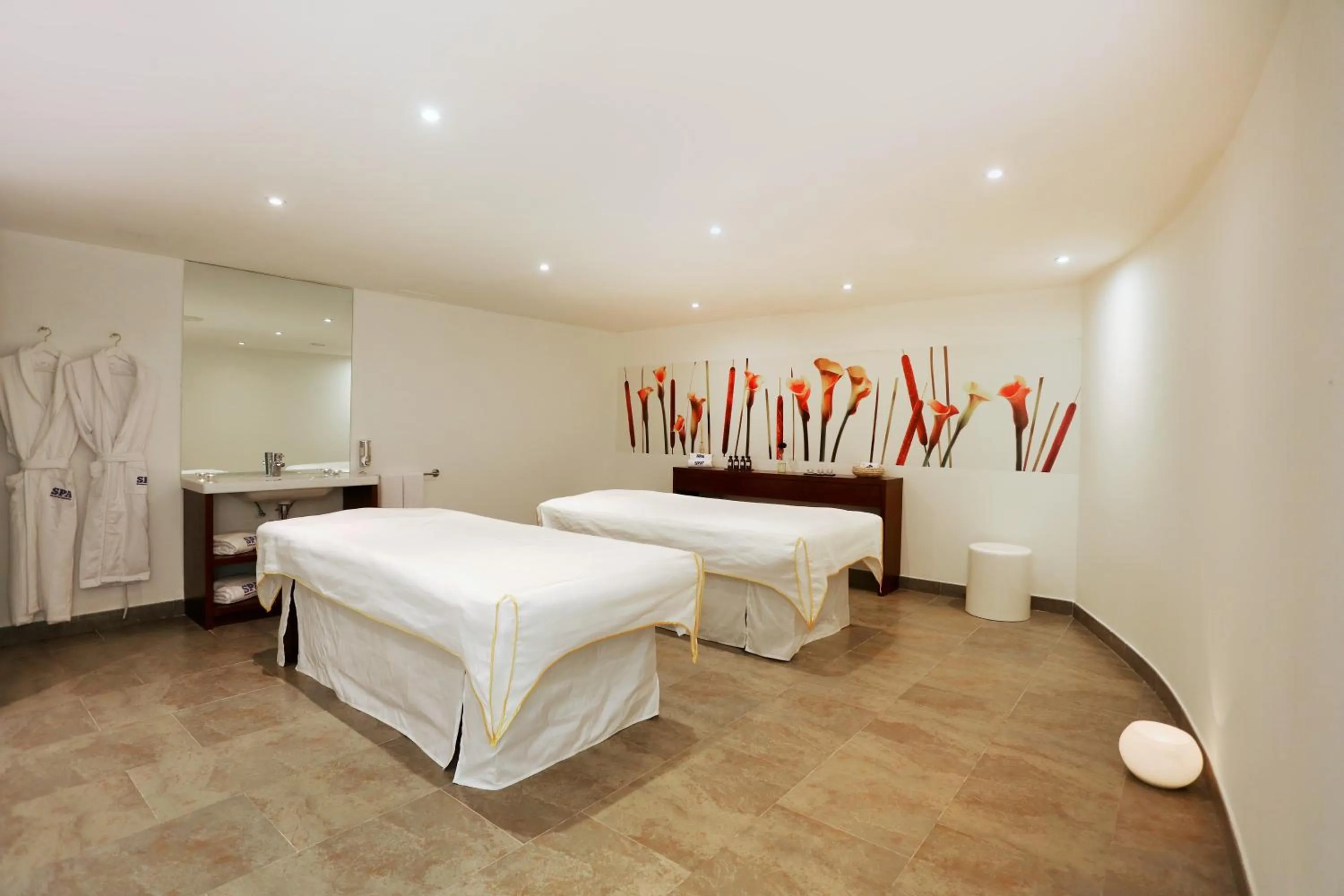 Massage in Iberostar Waves Bahía de Palma - Adults Only