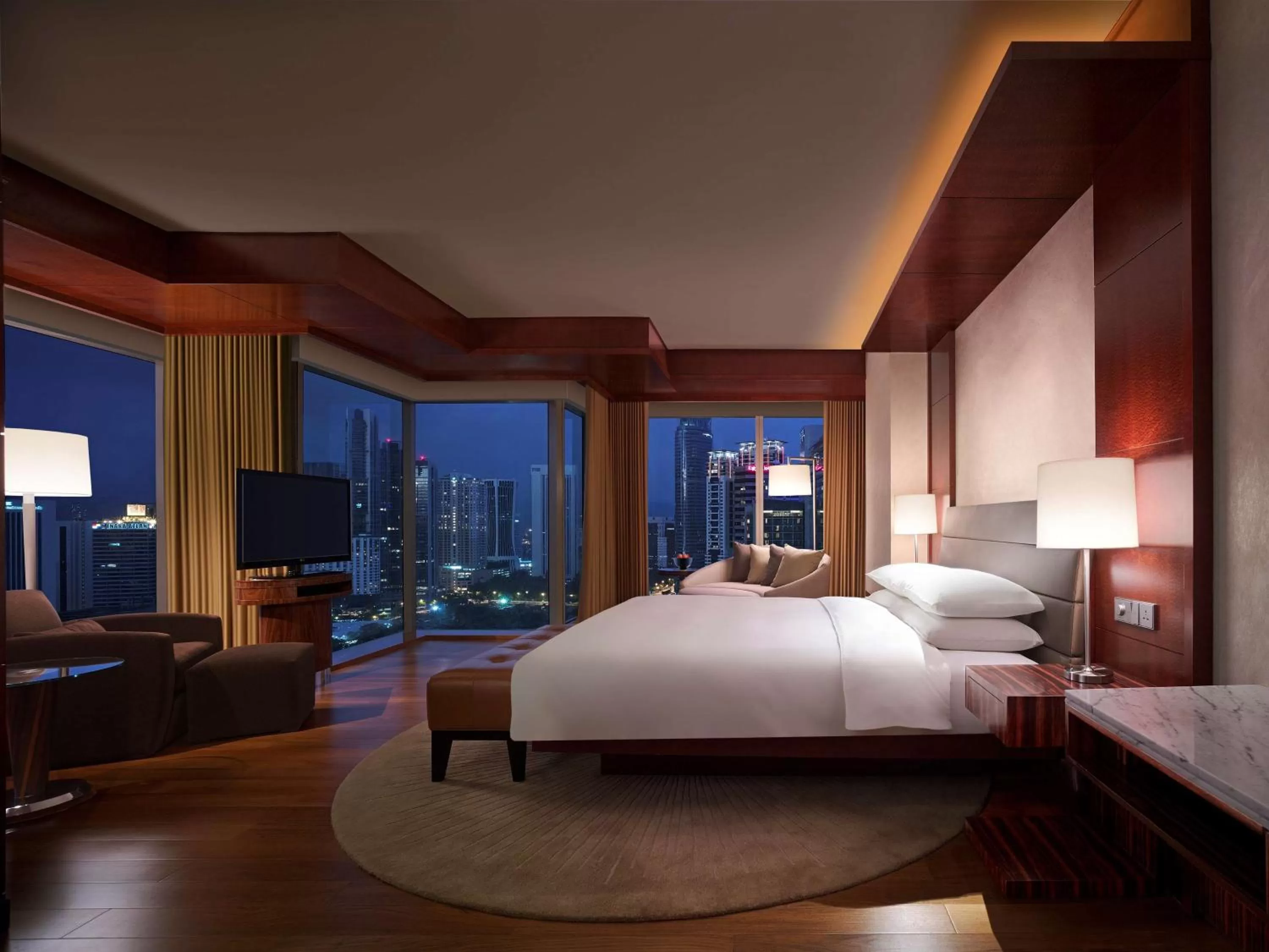 Photo of the whole room, Bed in Grand Hyatt Kuala Lumpur