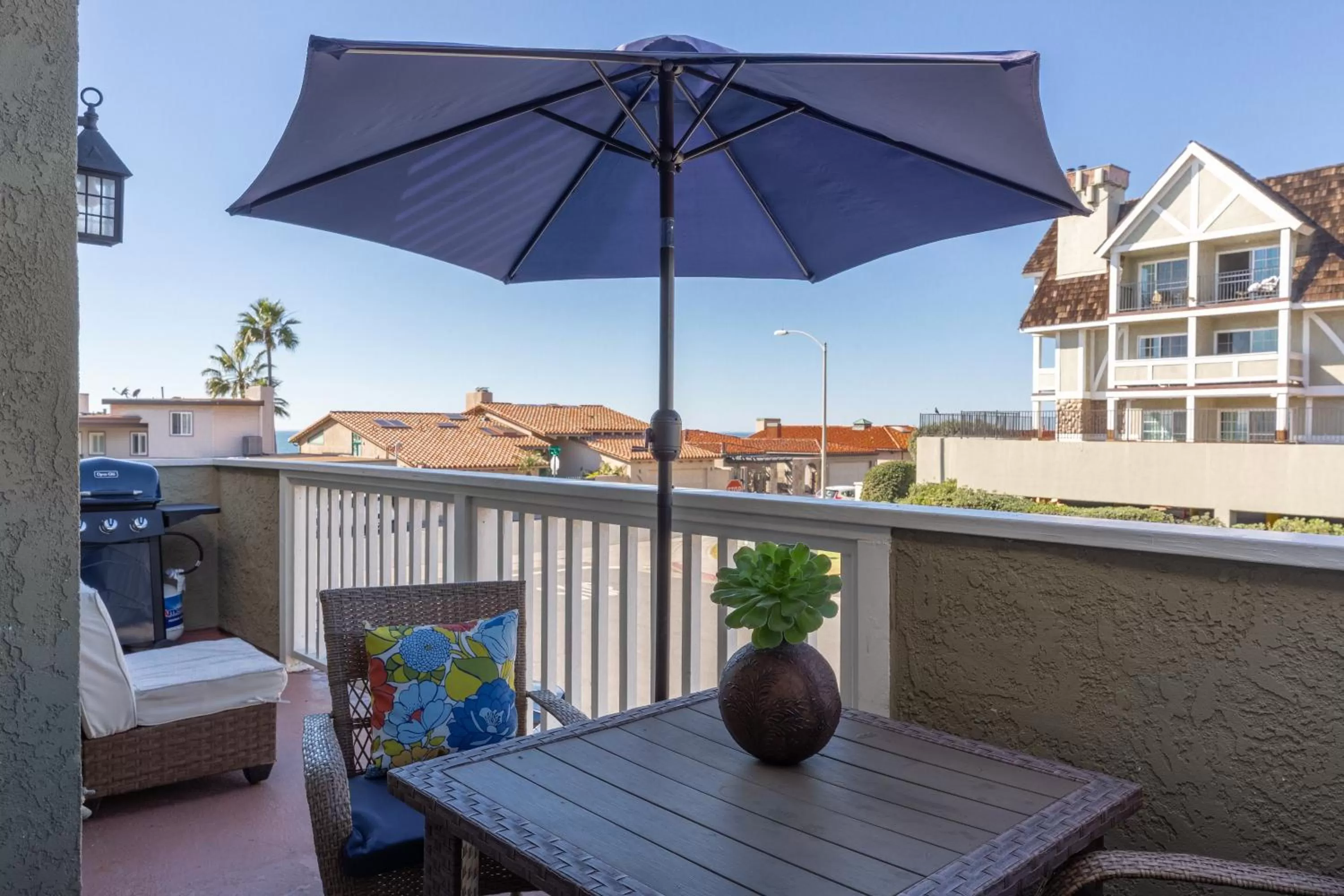 BBQ facilities, Balcony/Terrace in Beachwalk Villas