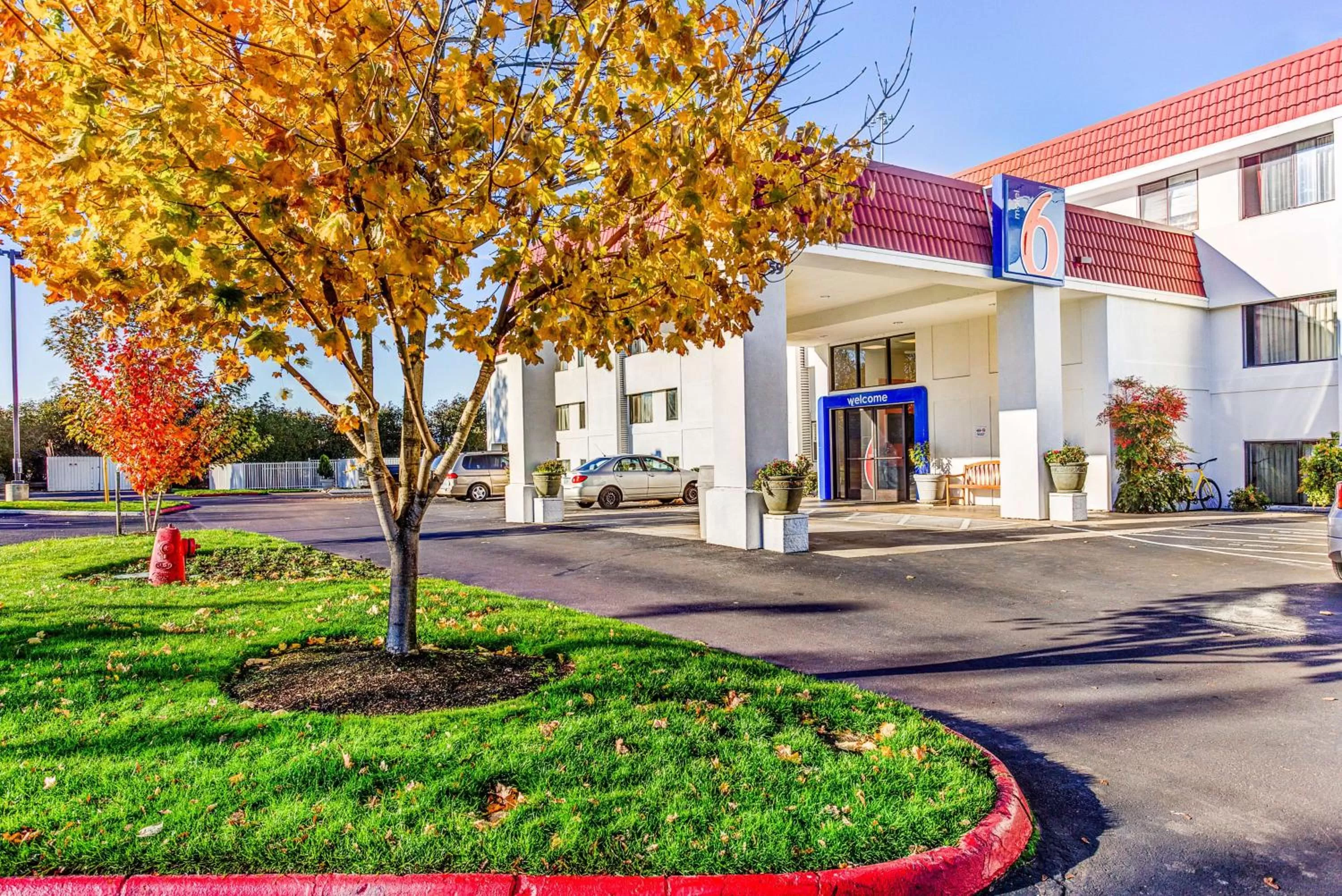 Property building in Motel 6-Portland, OR - Tigard West