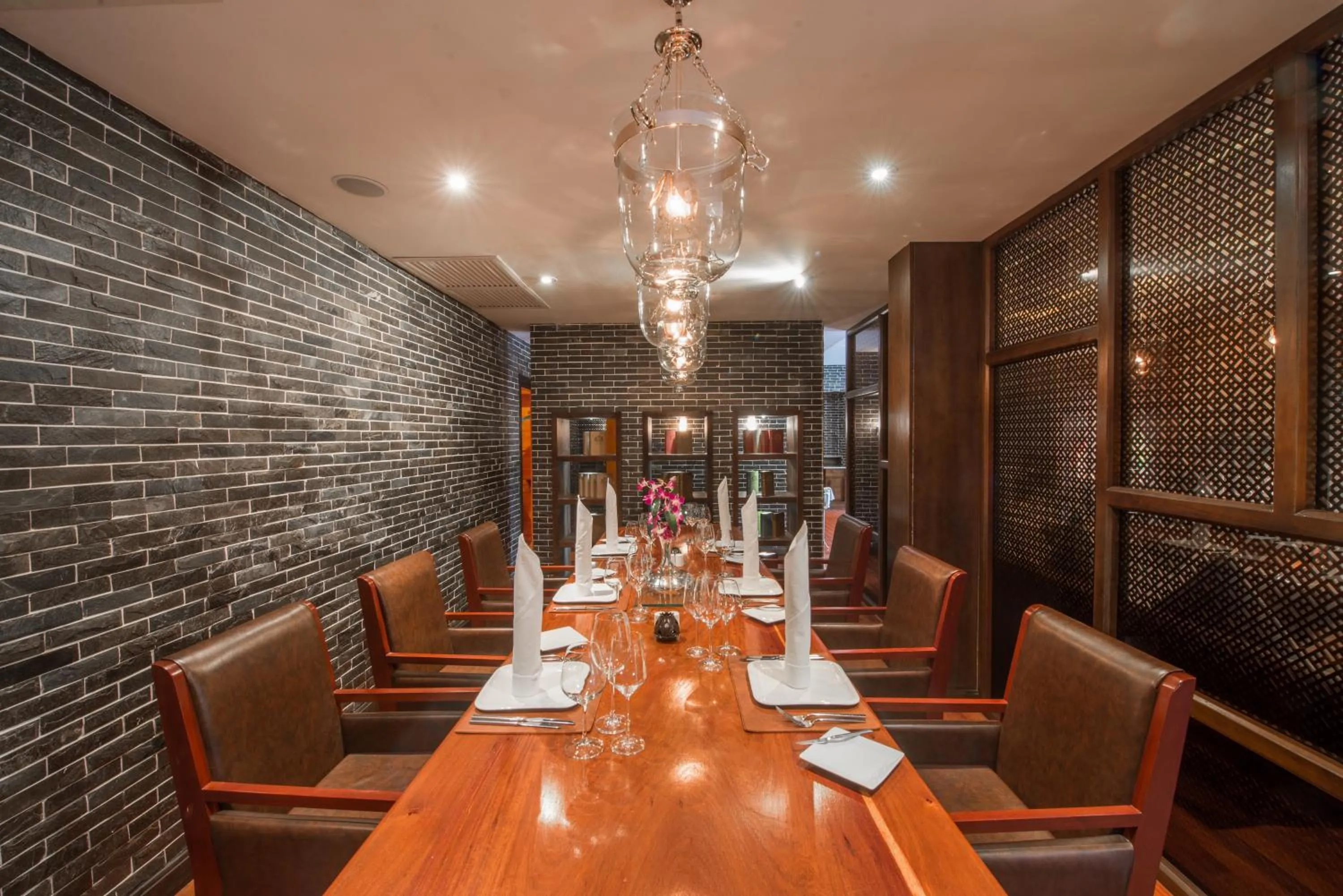 Restaurant/places to eat in THE PRIVILEGE FLOOR by Lotus Blanc