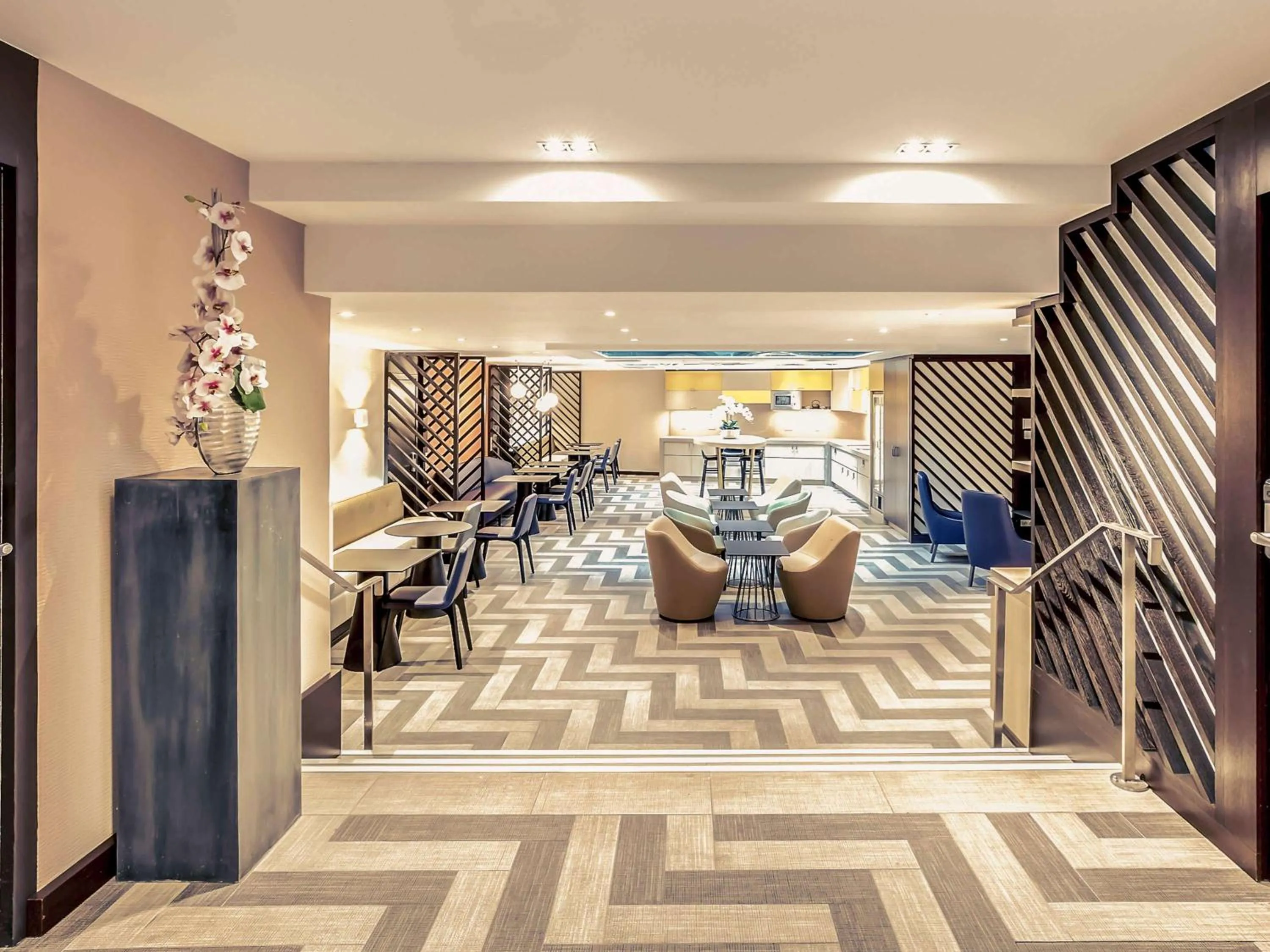 Property building in Mercure Paris Arc de Triomphe Etoile