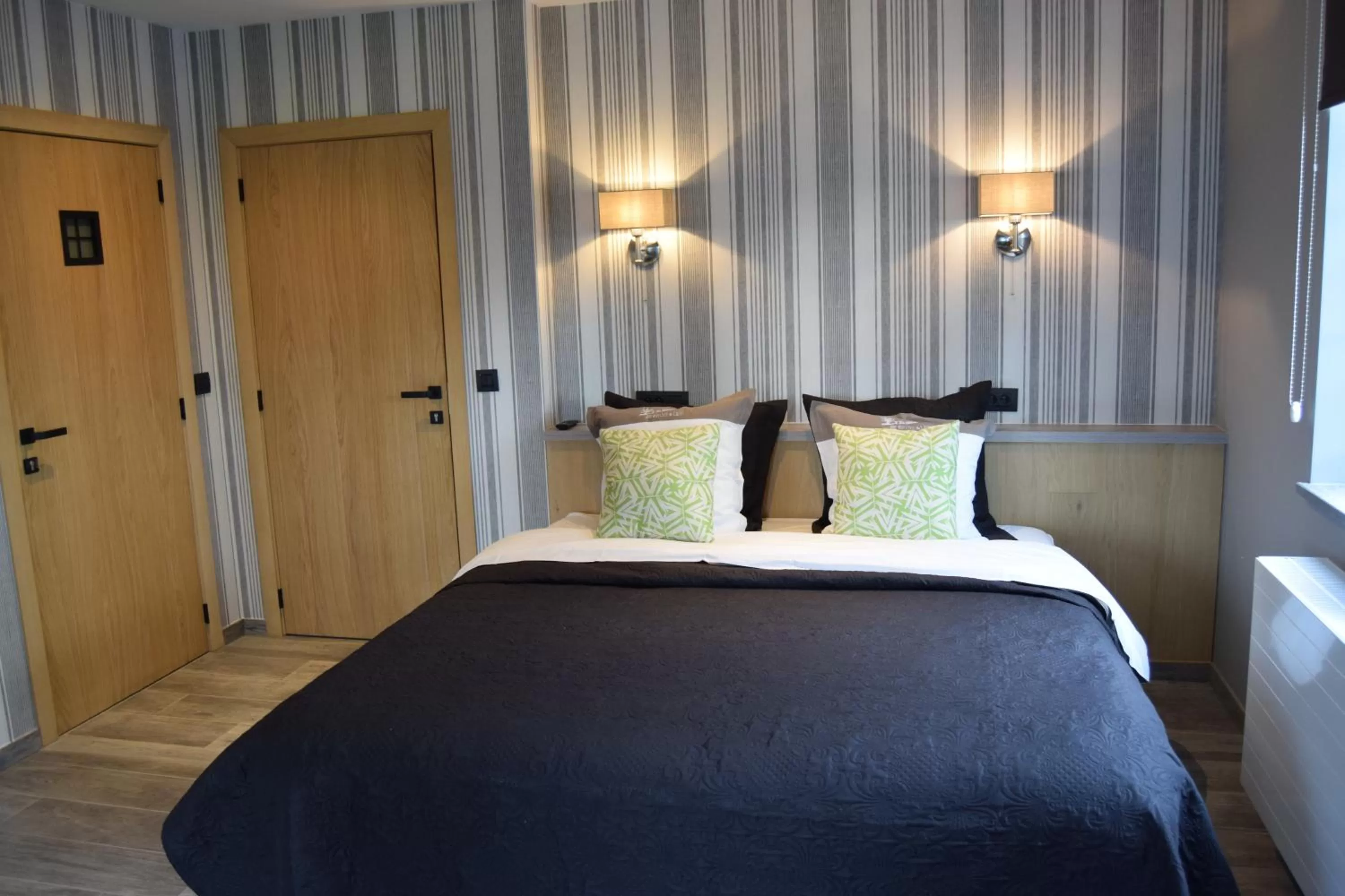 Photo of the whole room, Bed in Boutique hotel Het Bloemenhof