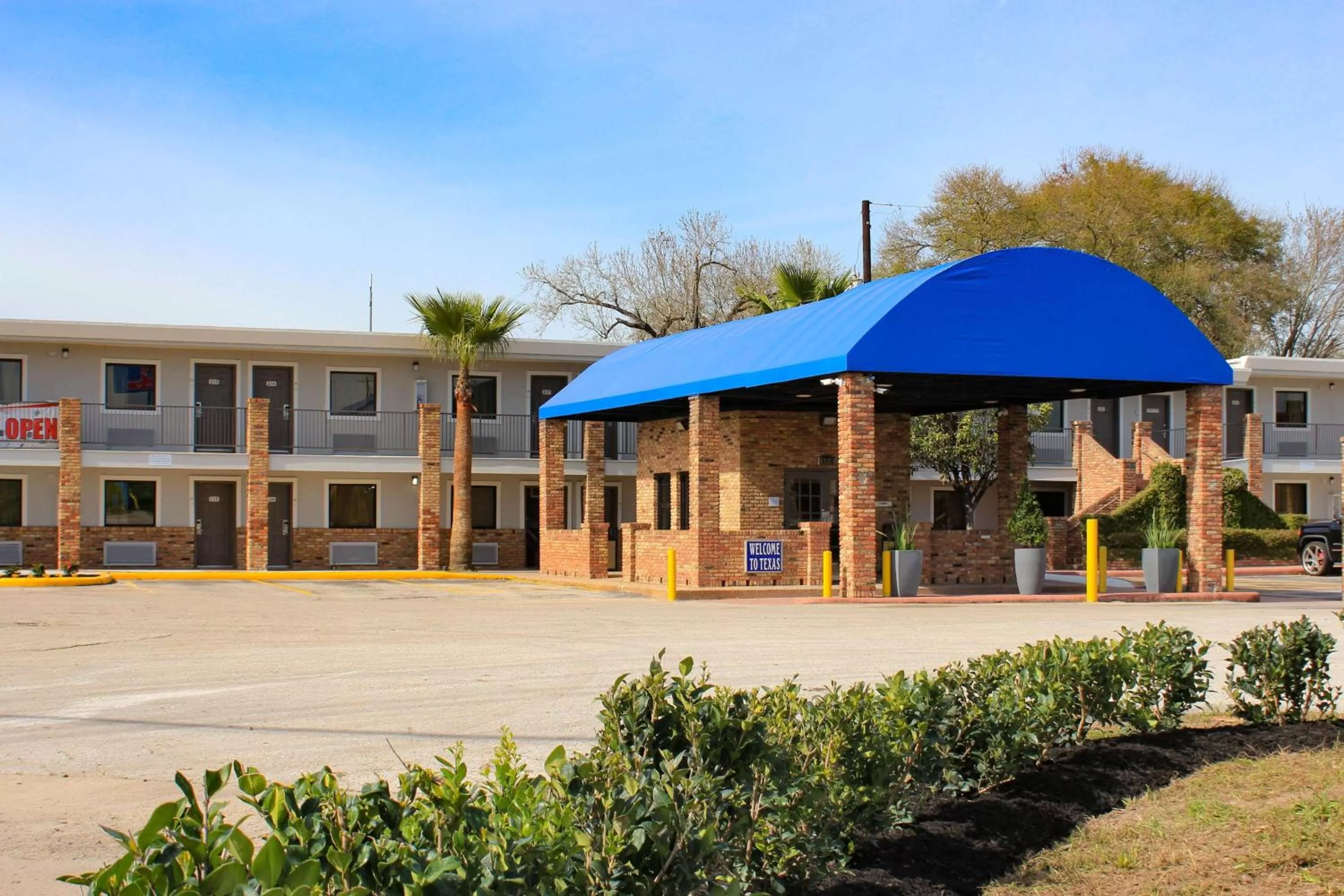 Property Building in Studio 6-Houston, TX - East