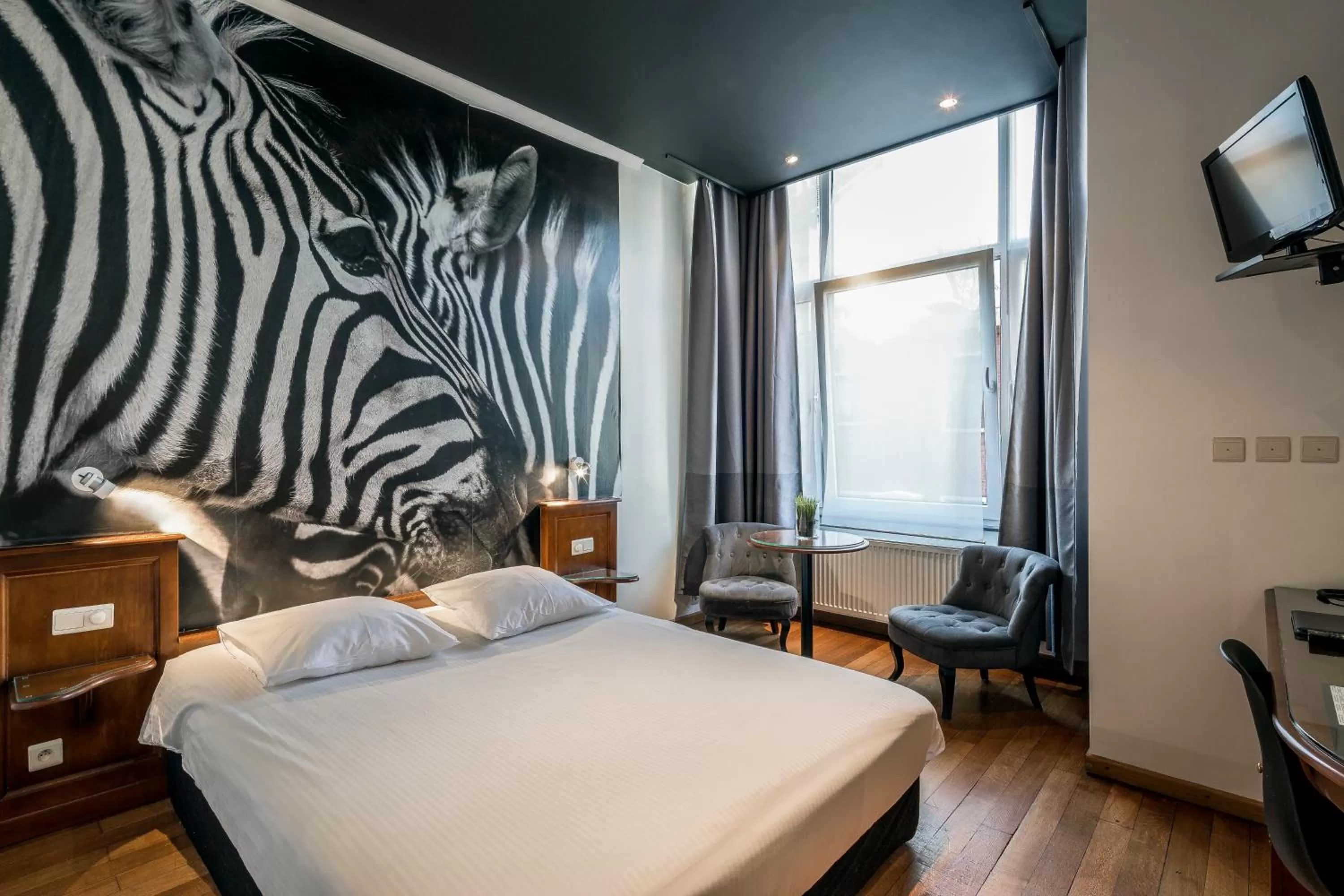 Bedroom, Bed in Hotel Le Cygne d'Argent