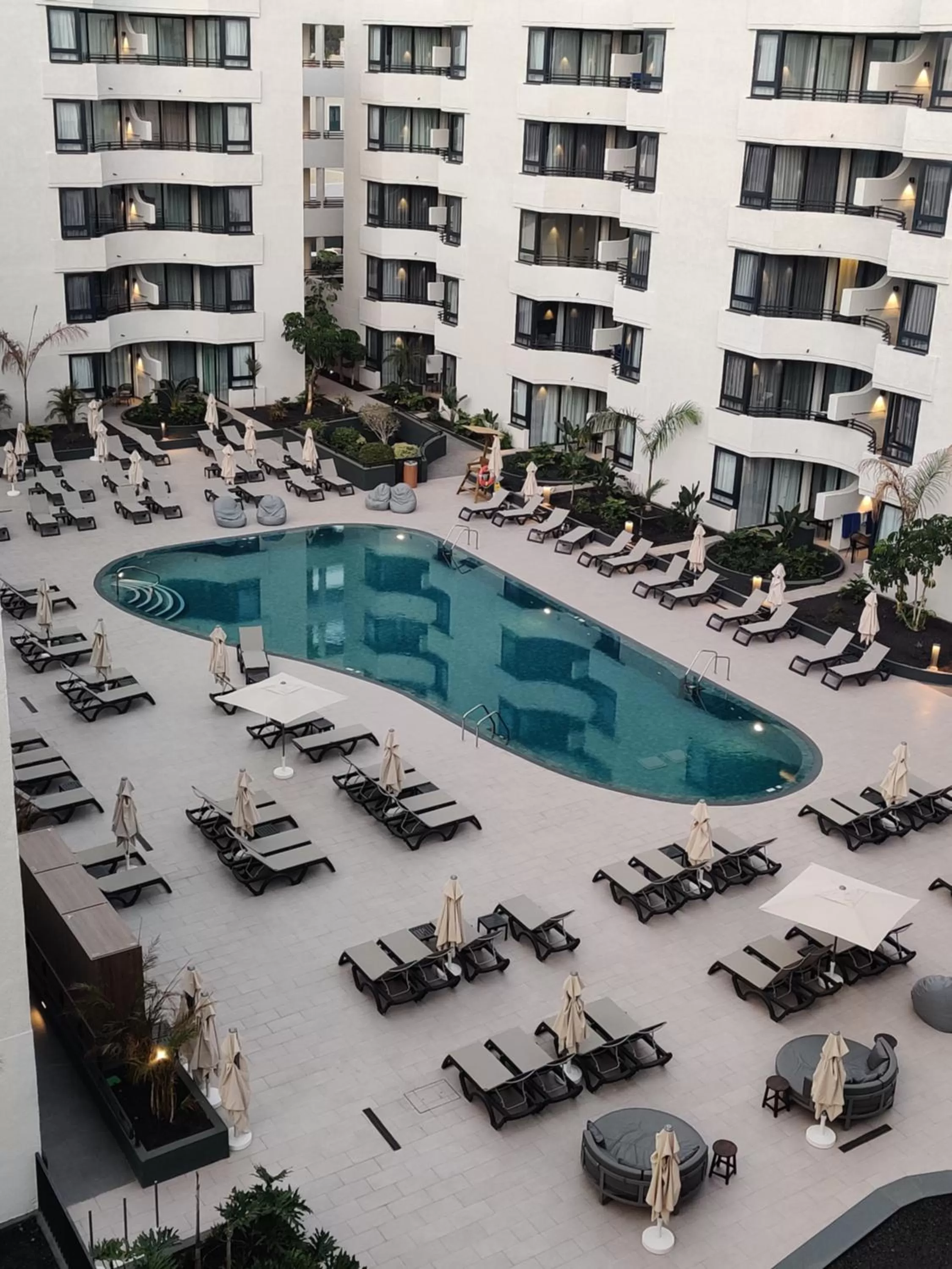Bird's eye view in Luxury Apartment with pool view
