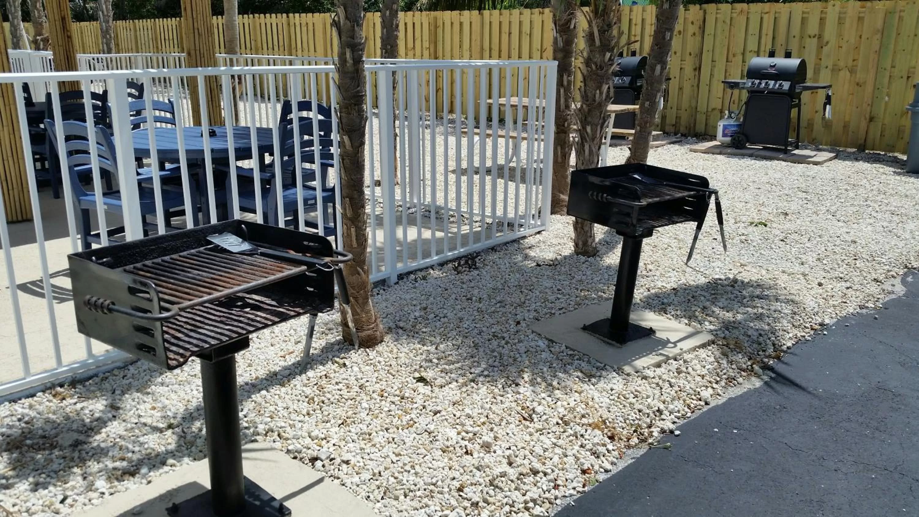 BBQ facilities in Knight's Key Suites