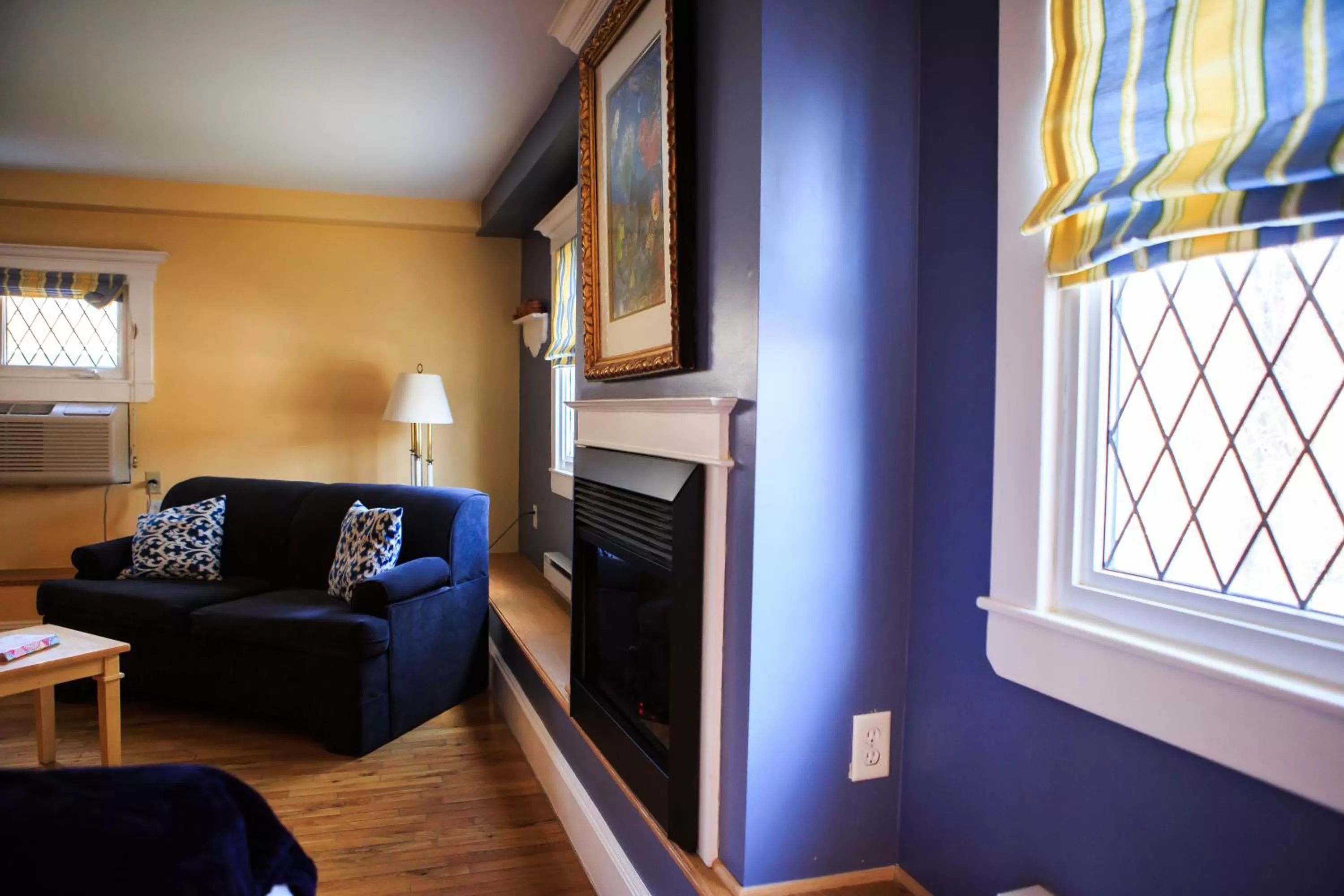 Seating area in Leaside Manor