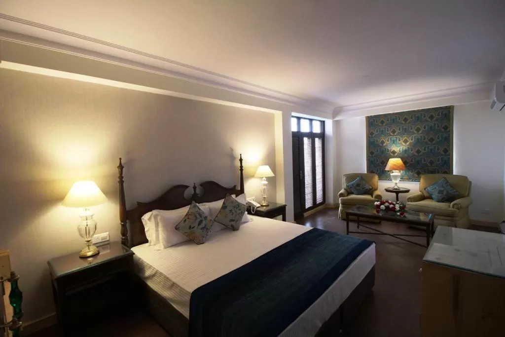 Bedroom, Bed in The Oaktree House