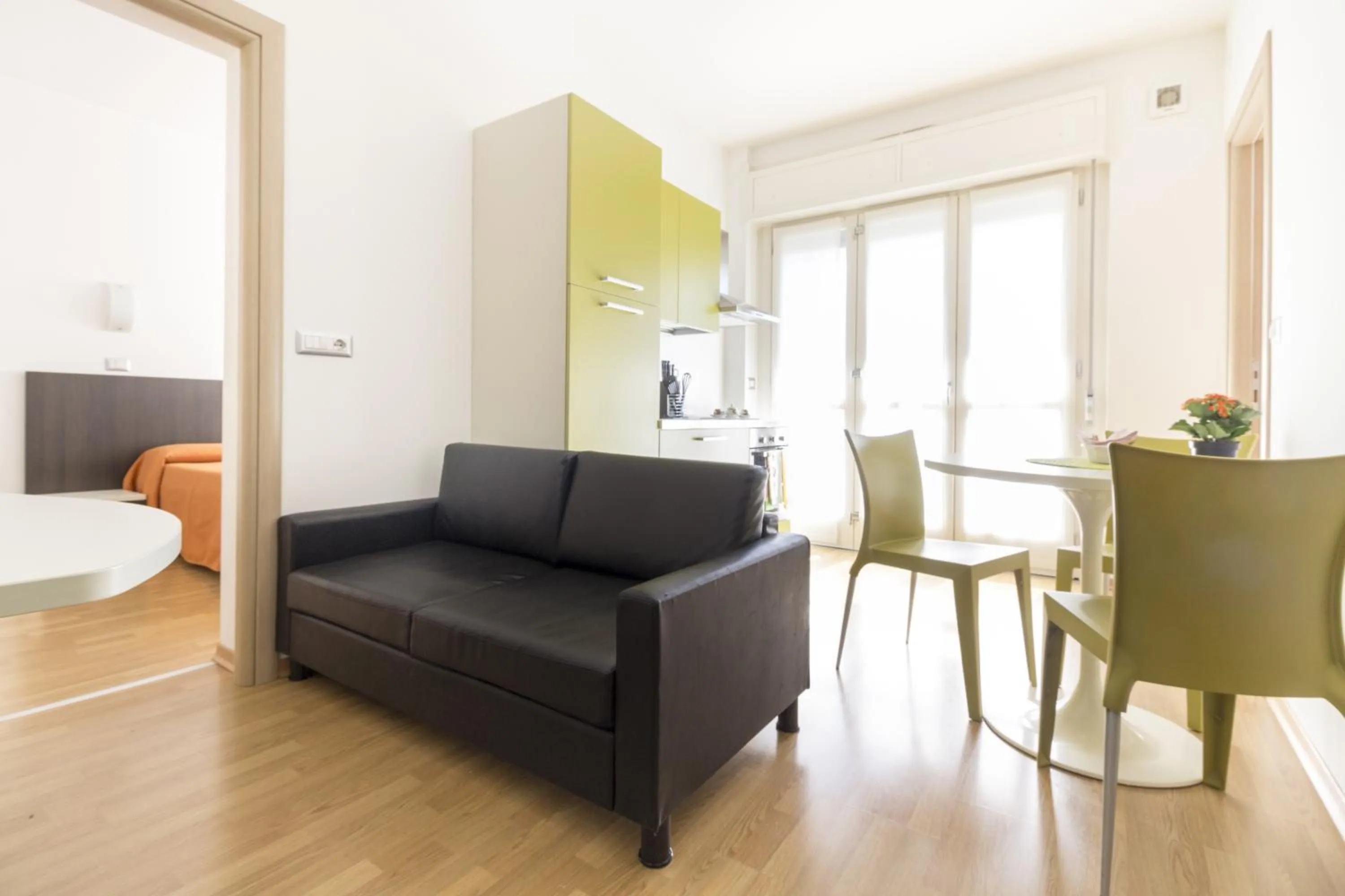 Photo of the whole room in Hotel Sharing