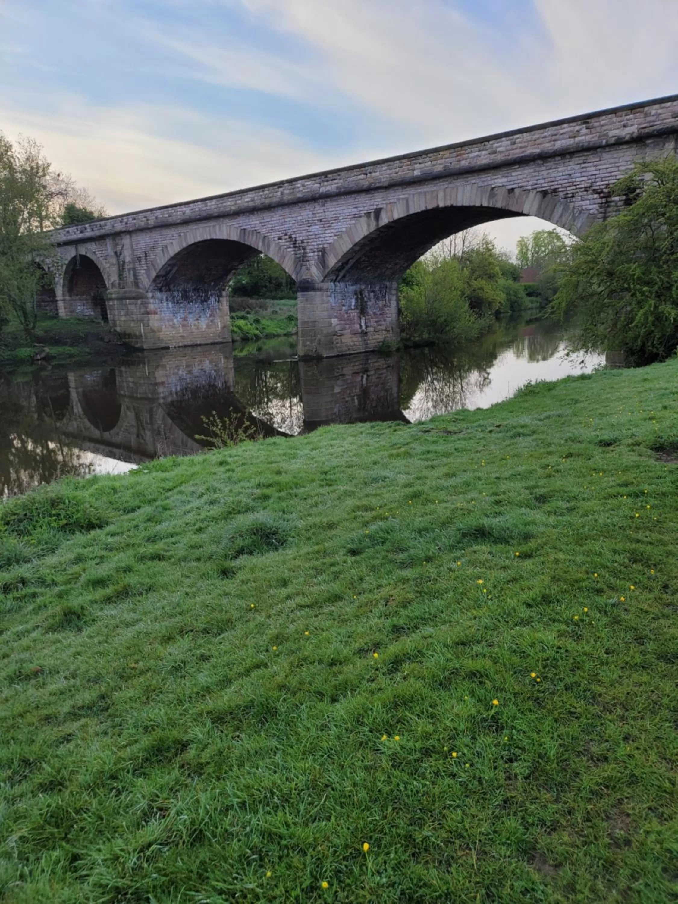 the jackdaw pub SELF CATERING STATIC CARAVAN free breakfast supplied