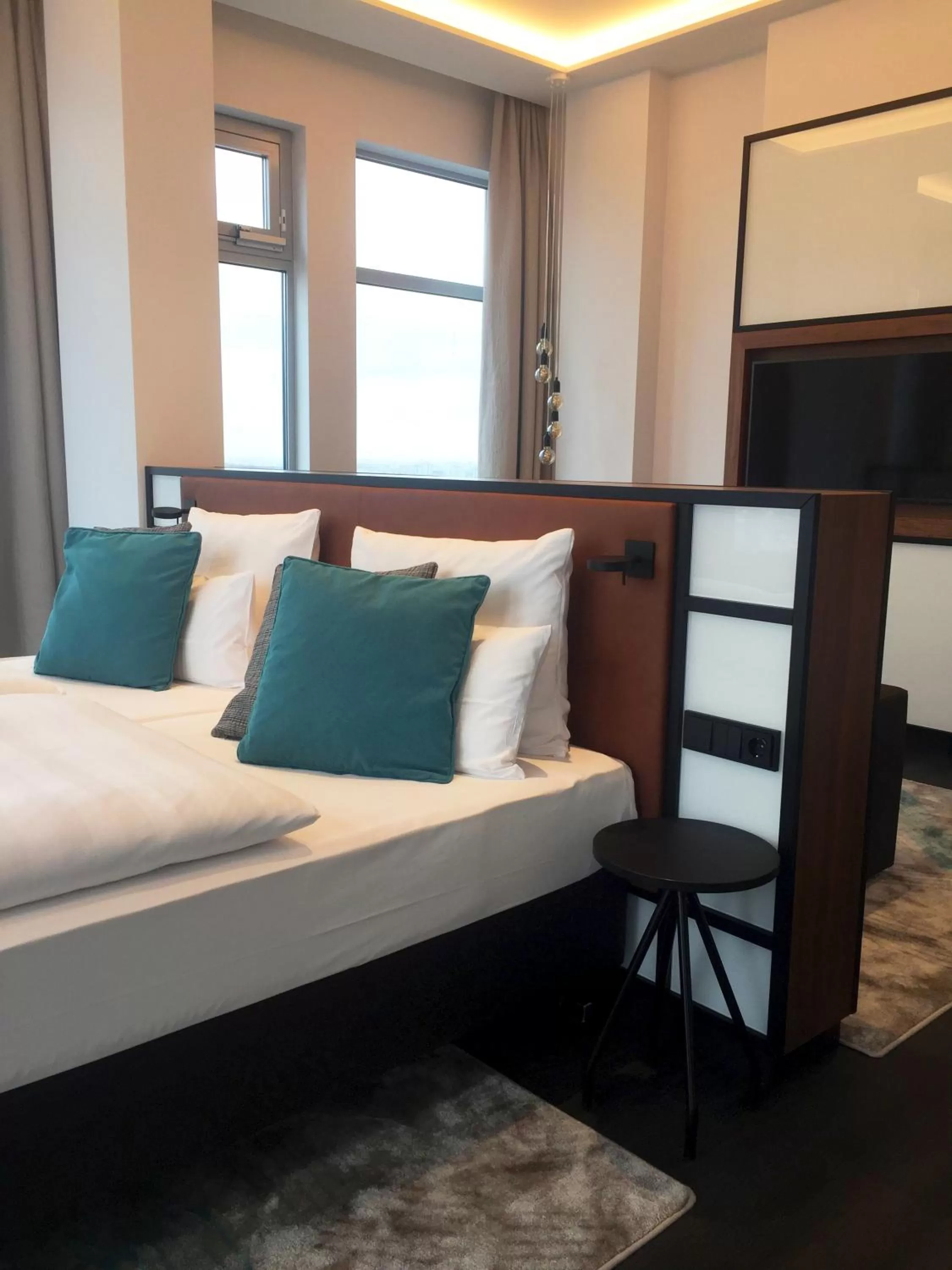 Photo of the whole room, Bed in Park Inn by Radisson Berlin Alexanderplatz