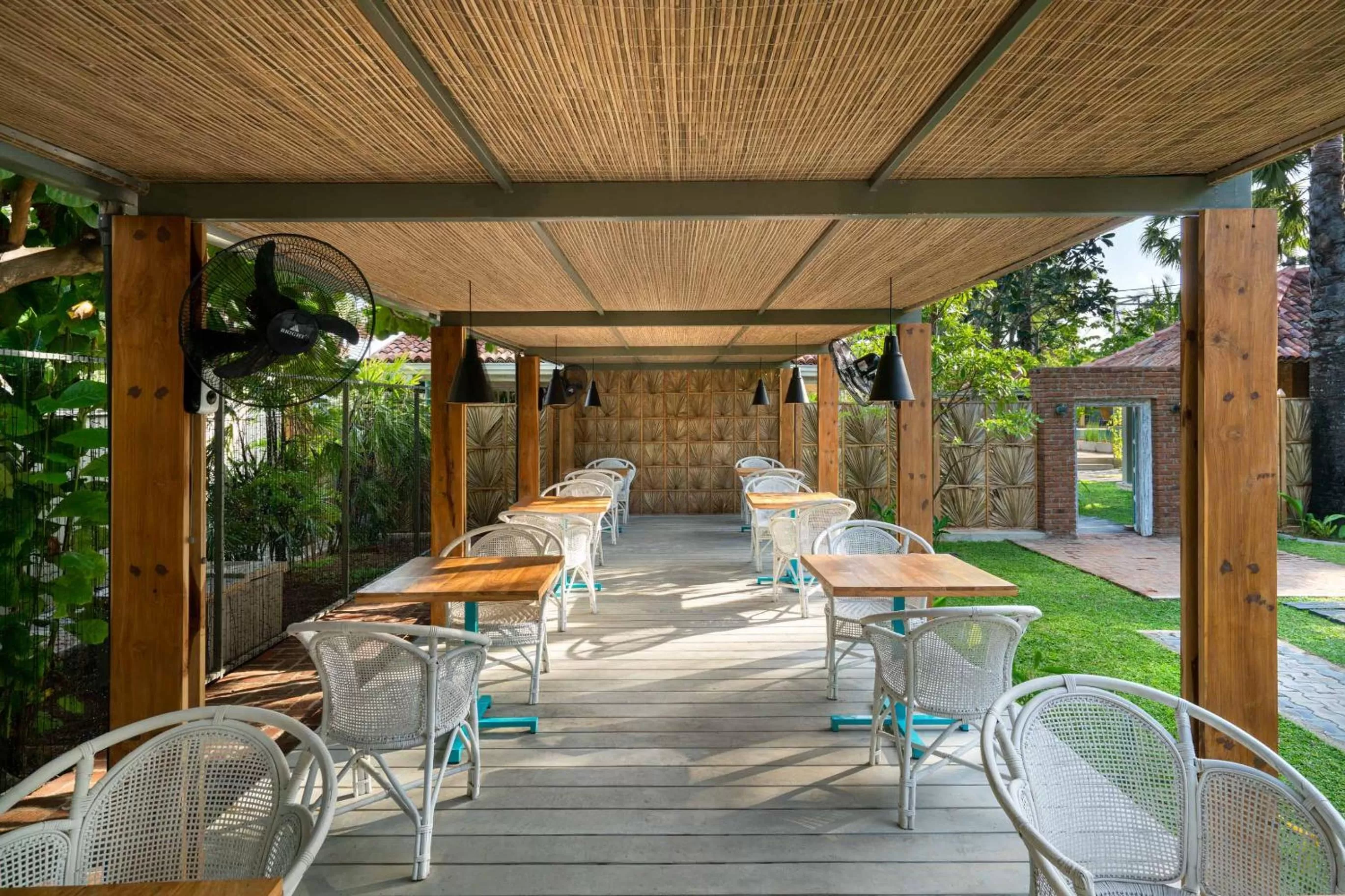 Restaurant/places to eat in Palmera Eco Resorts Nilaveli