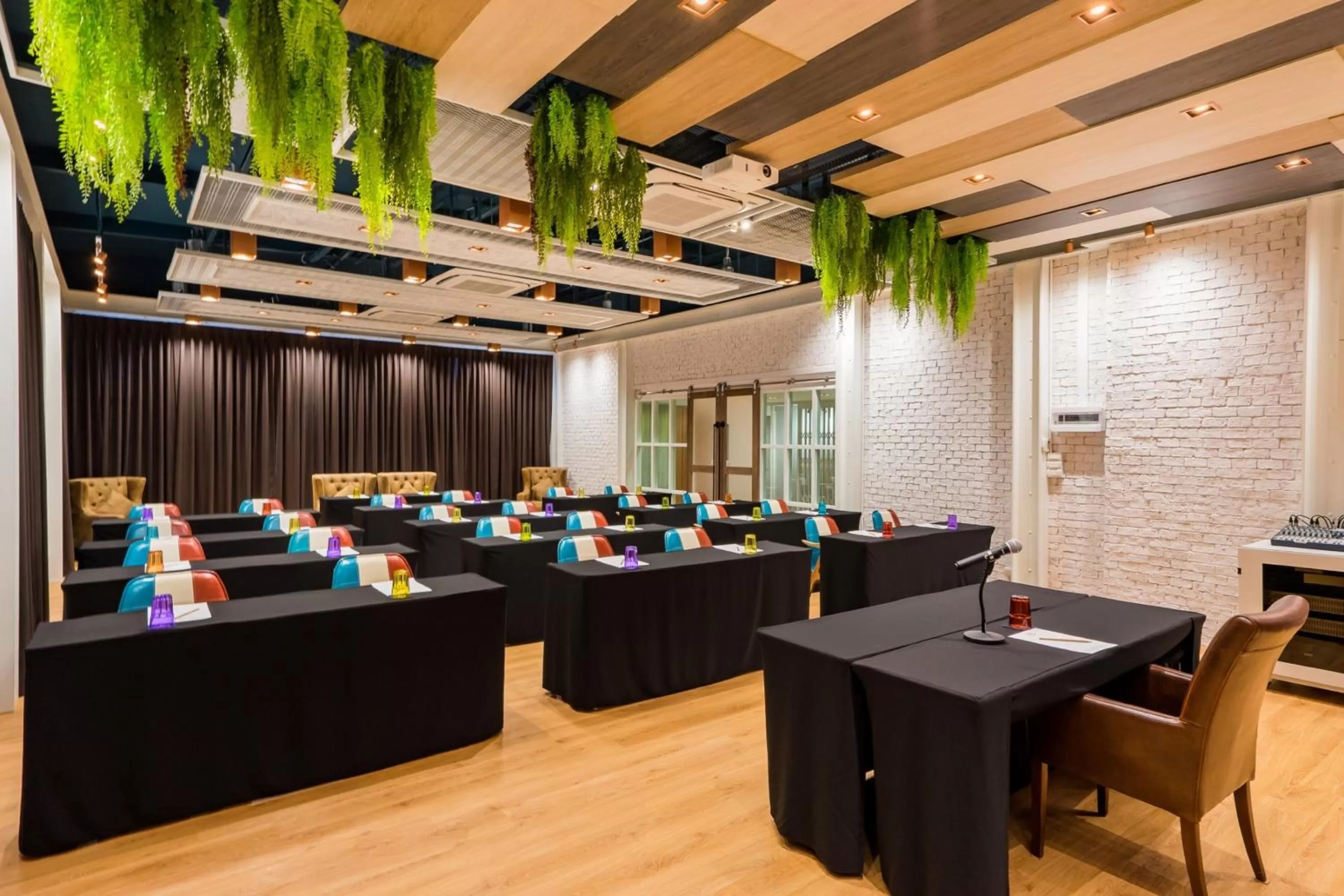 Meeting/conference room in SureStay Plus by Best Western T Pattaya