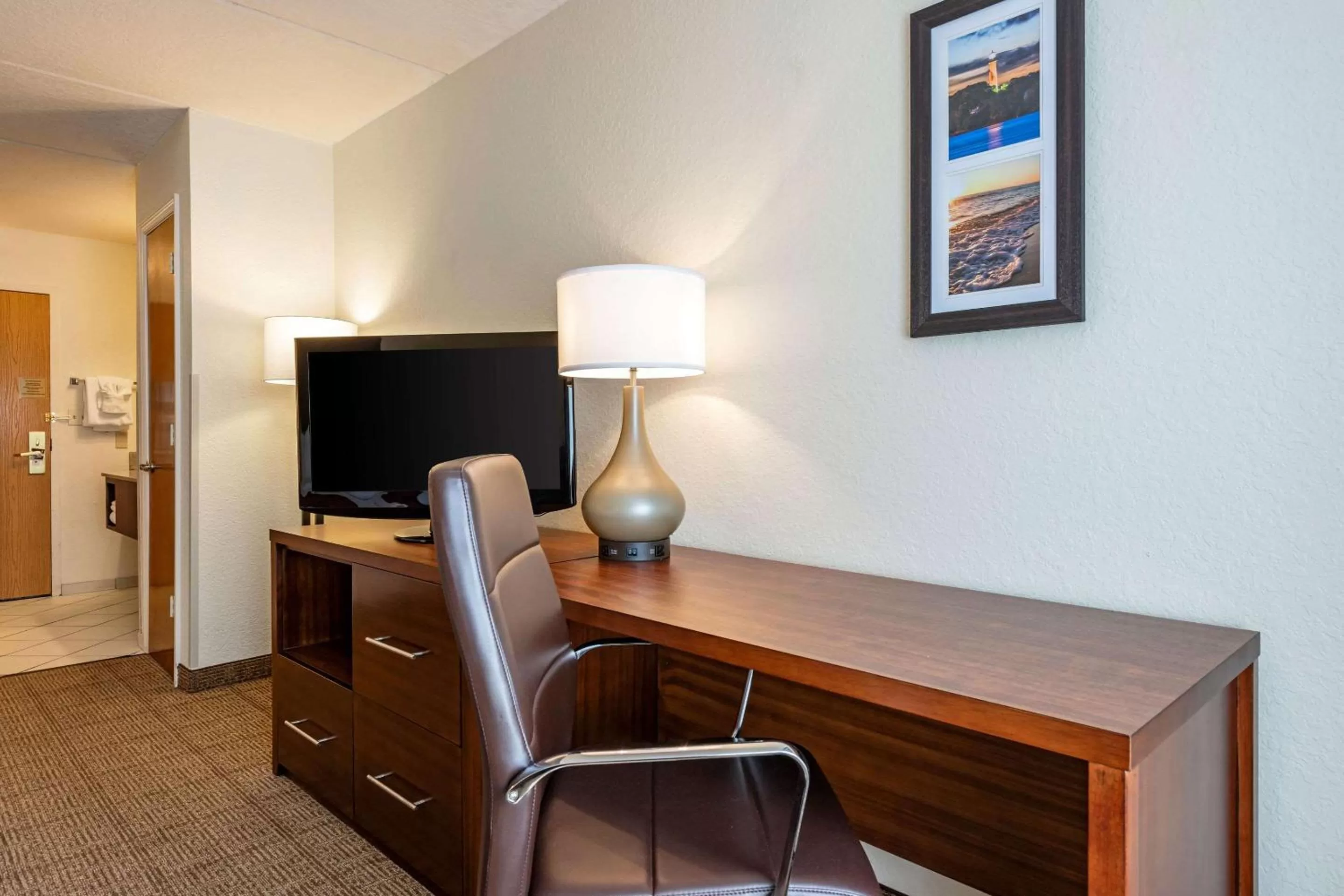 Photo of the whole room in Comfort Inn Kissimmee-Lake Buena Vista South