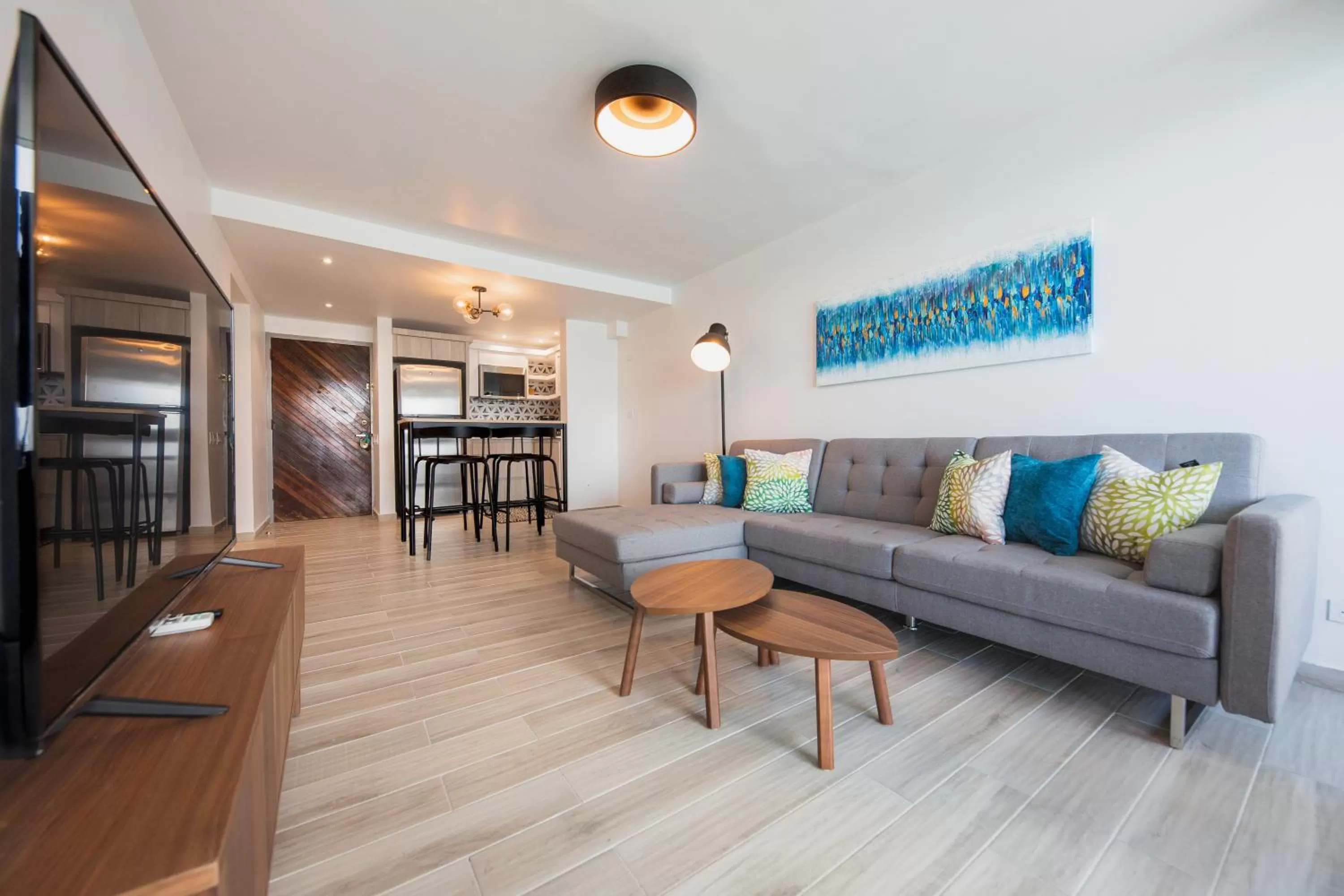 Living room in ESJ Towers by Chana