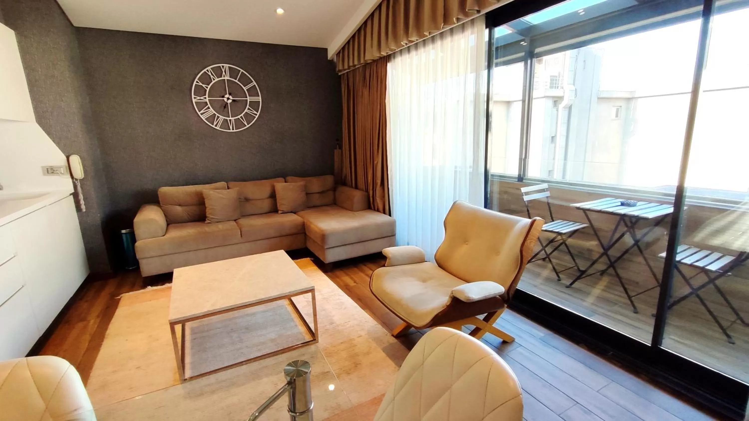 Balcony/Terrace in Old Port Hotel