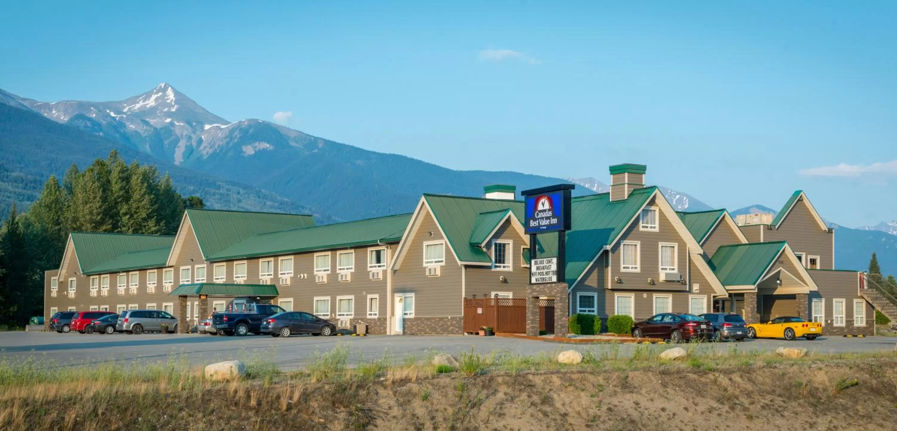 Property building in Canadas Best Value Inn Valemount