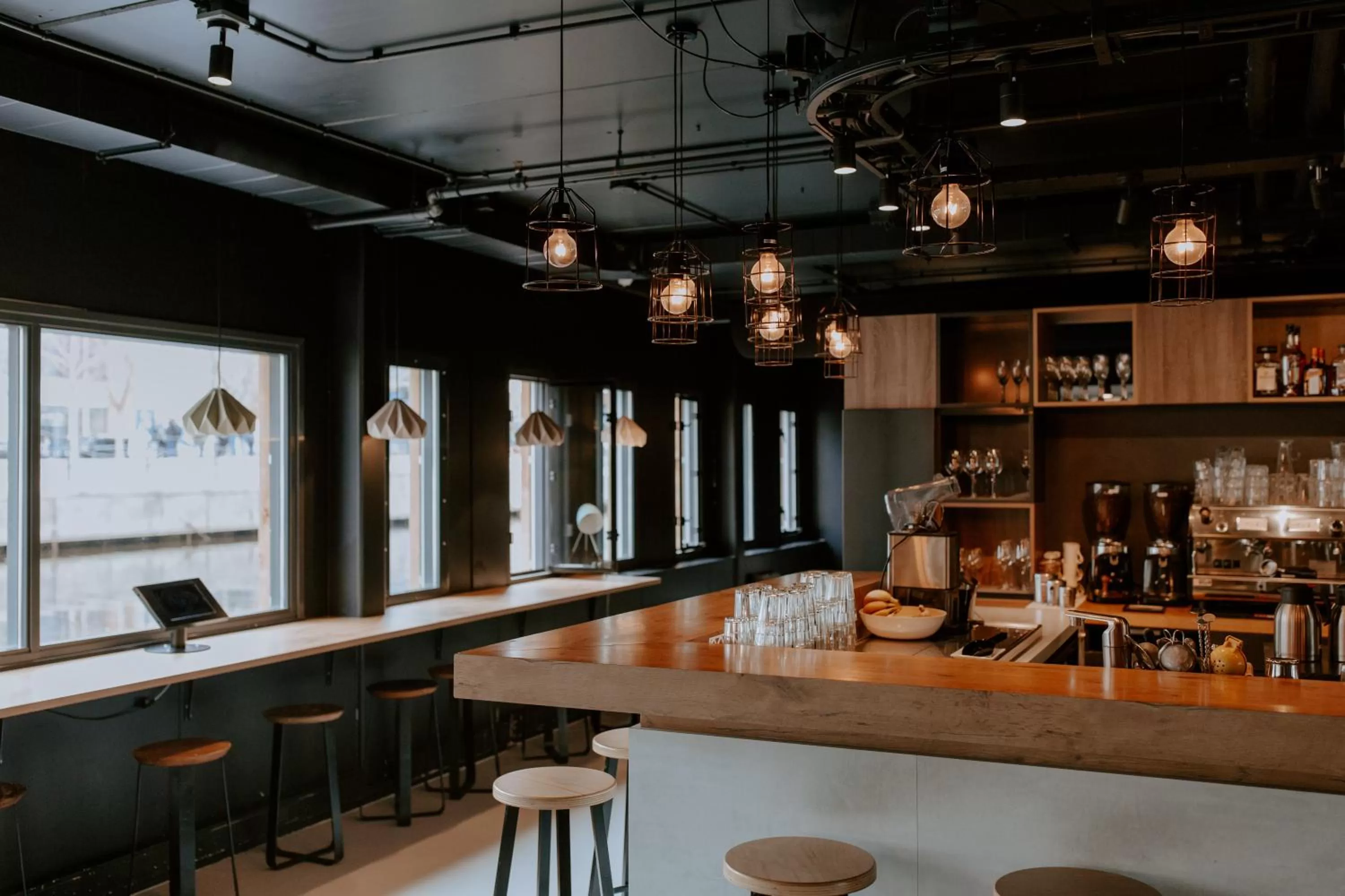 Restaurant/places to eat in Good Hotel London