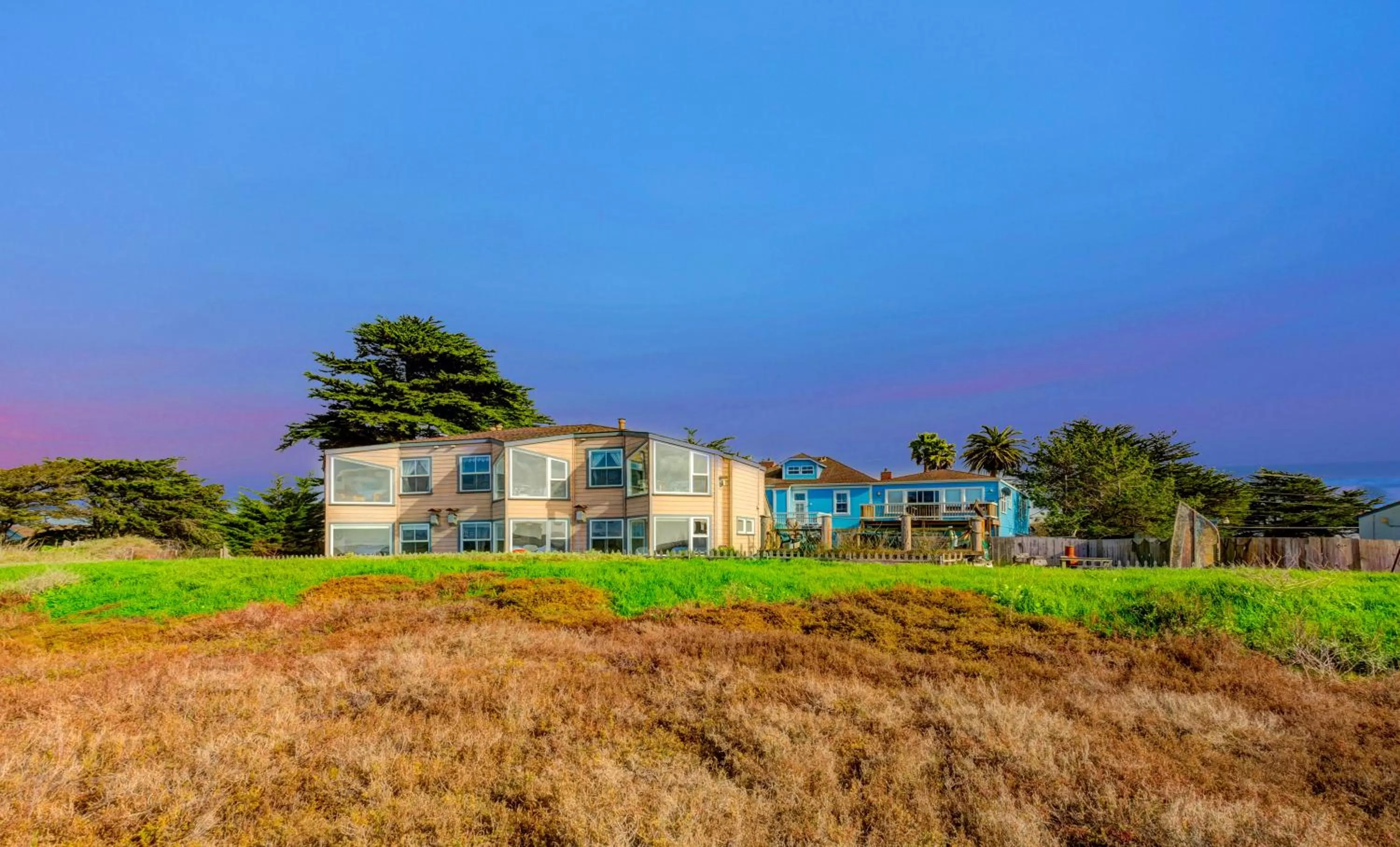 Property building in Captain's Inn at Moss Landing