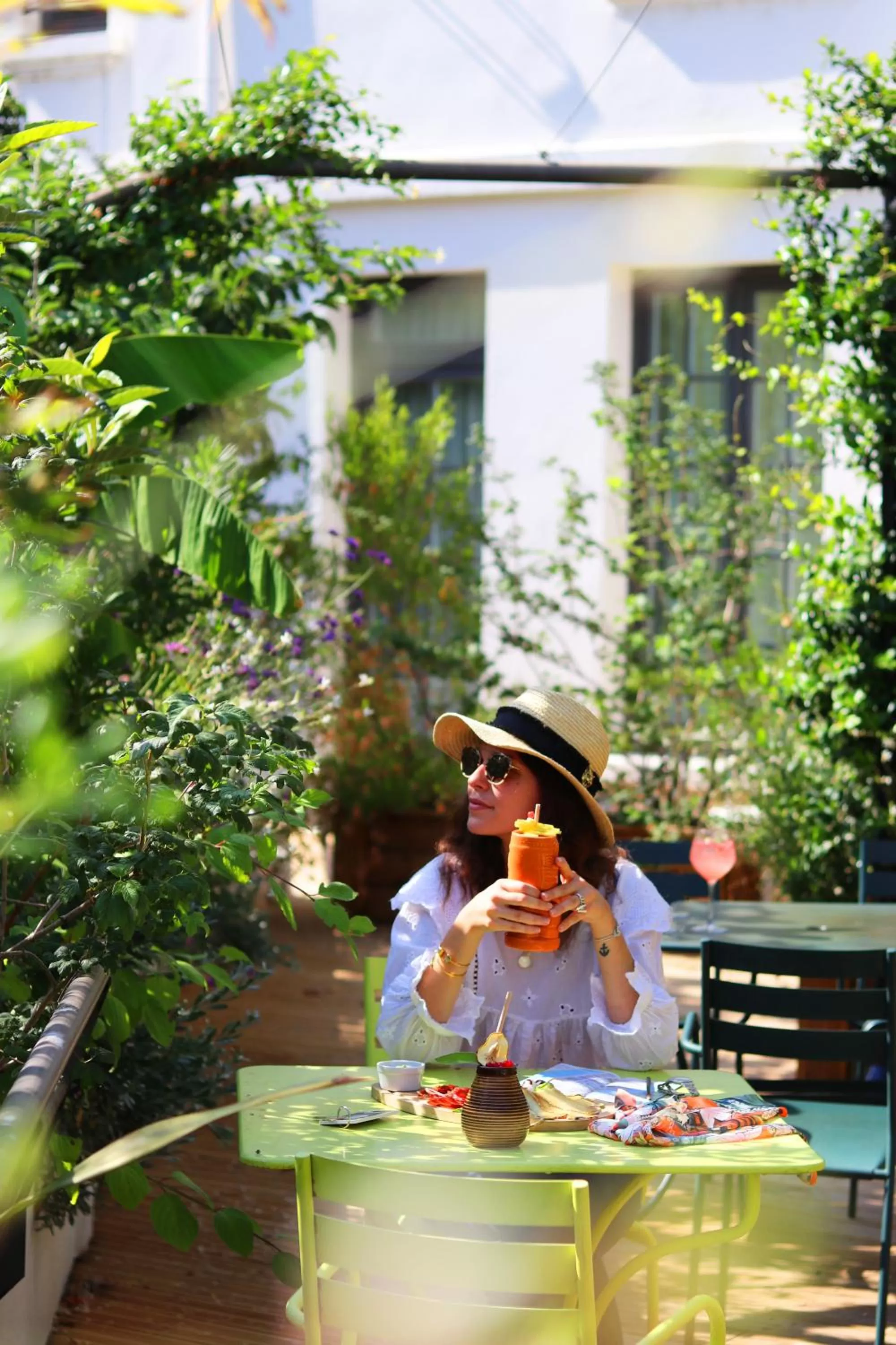 Restaurant/places to eat in Collège Hôtel