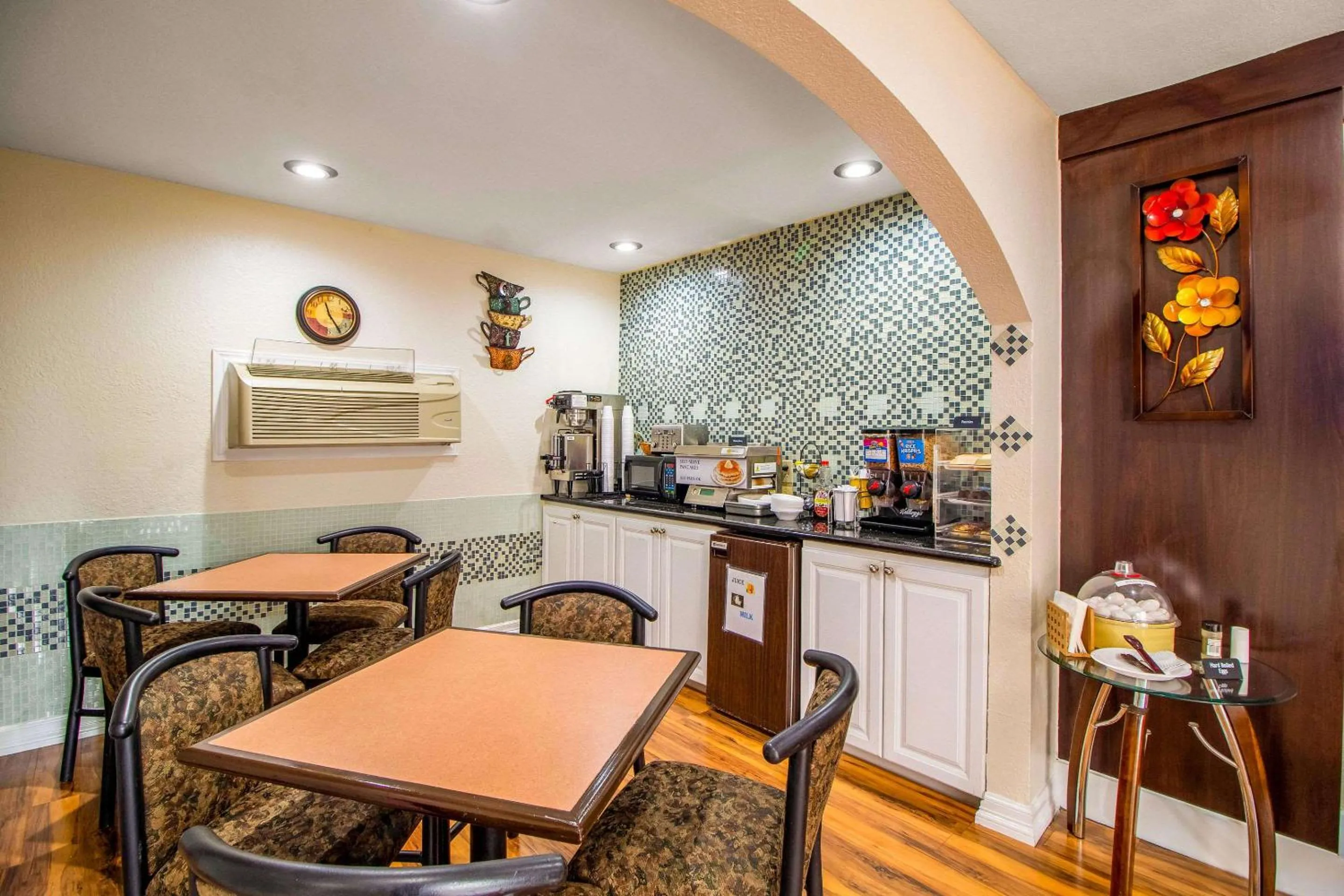 Restaurant/places to eat in Rodeway Inn & Suites Houston near Medical Center