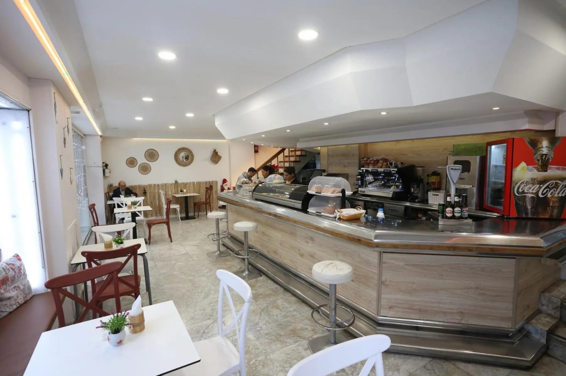 Restaurant/places to eat in Hotel Cervantes