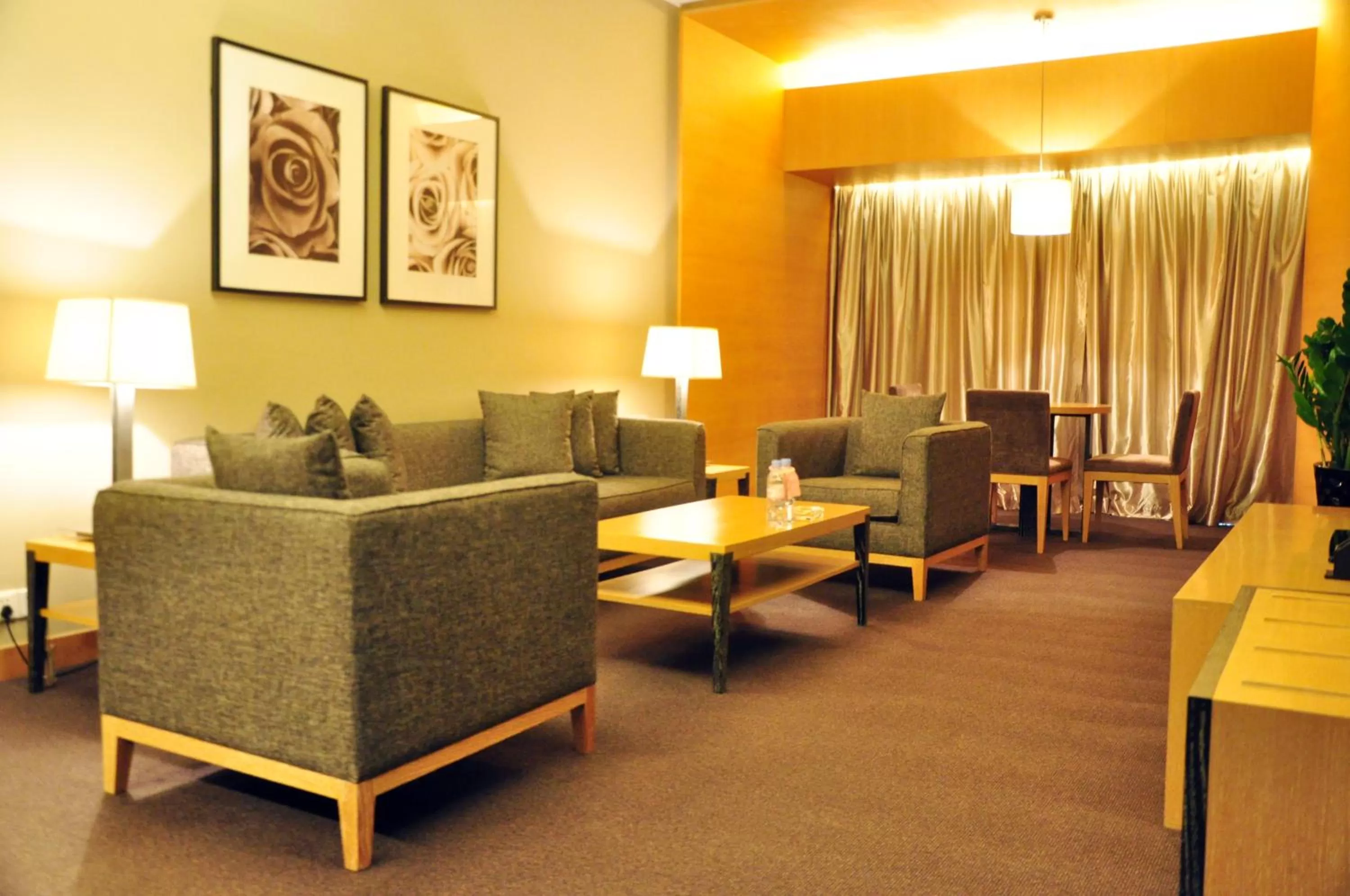 Photo of the whole room in Jianguo Hotel Guangzhou