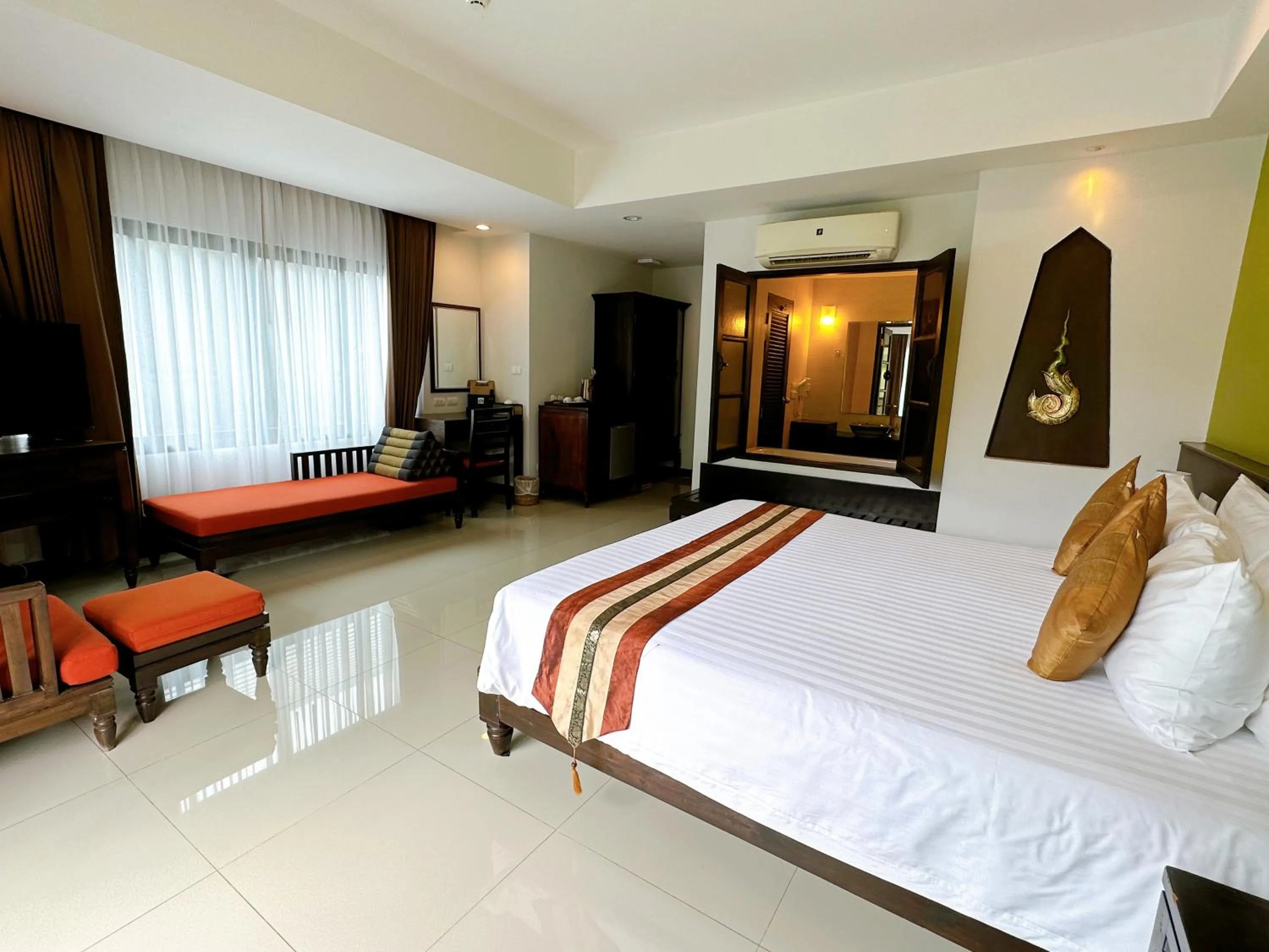 Photo of the whole room, Bed in Navatara Phuket Resort