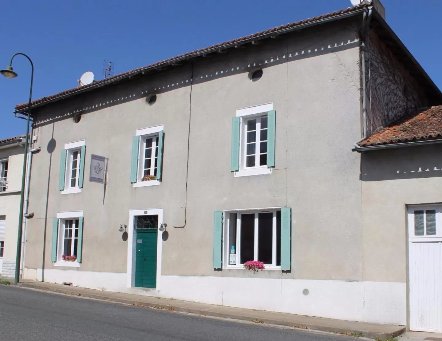 Property Building in Fleur de Lys