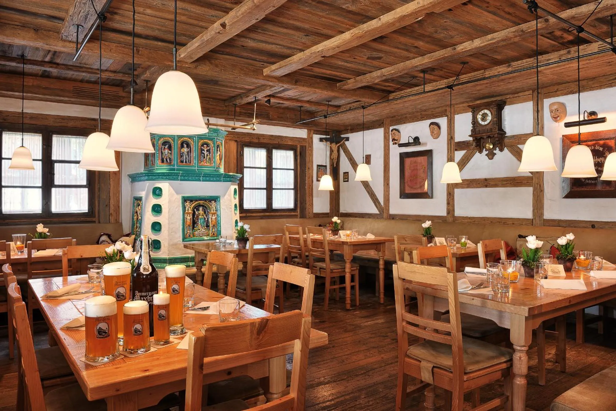 Restaurant/places to eat in Hotel Maximilian