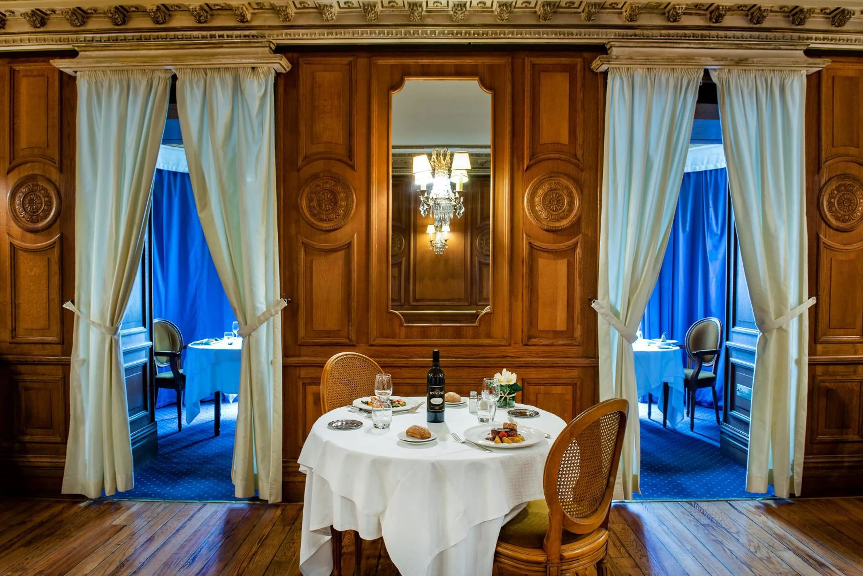 Restaurant/places to eat in Grand Hotel Gallia & Londres