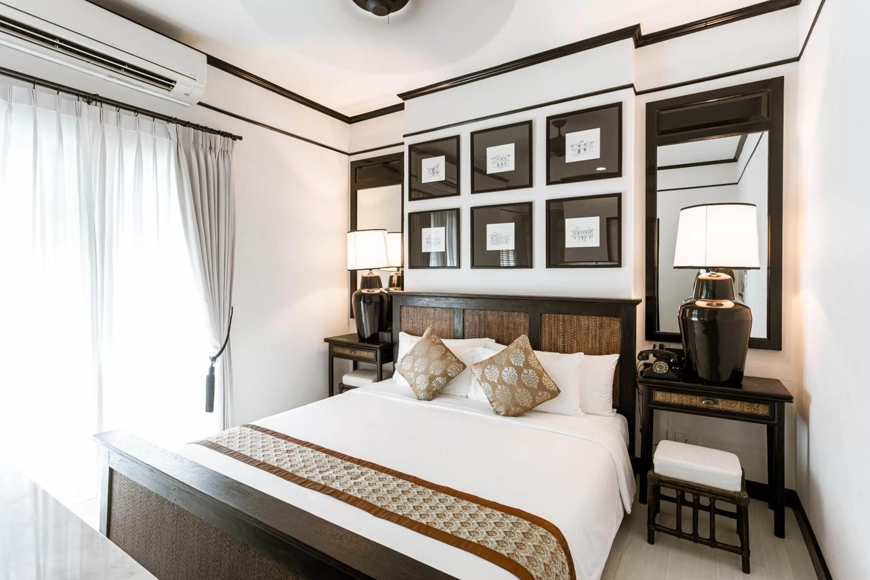 Bedroom, Bed in 99 The Heritage Hotel